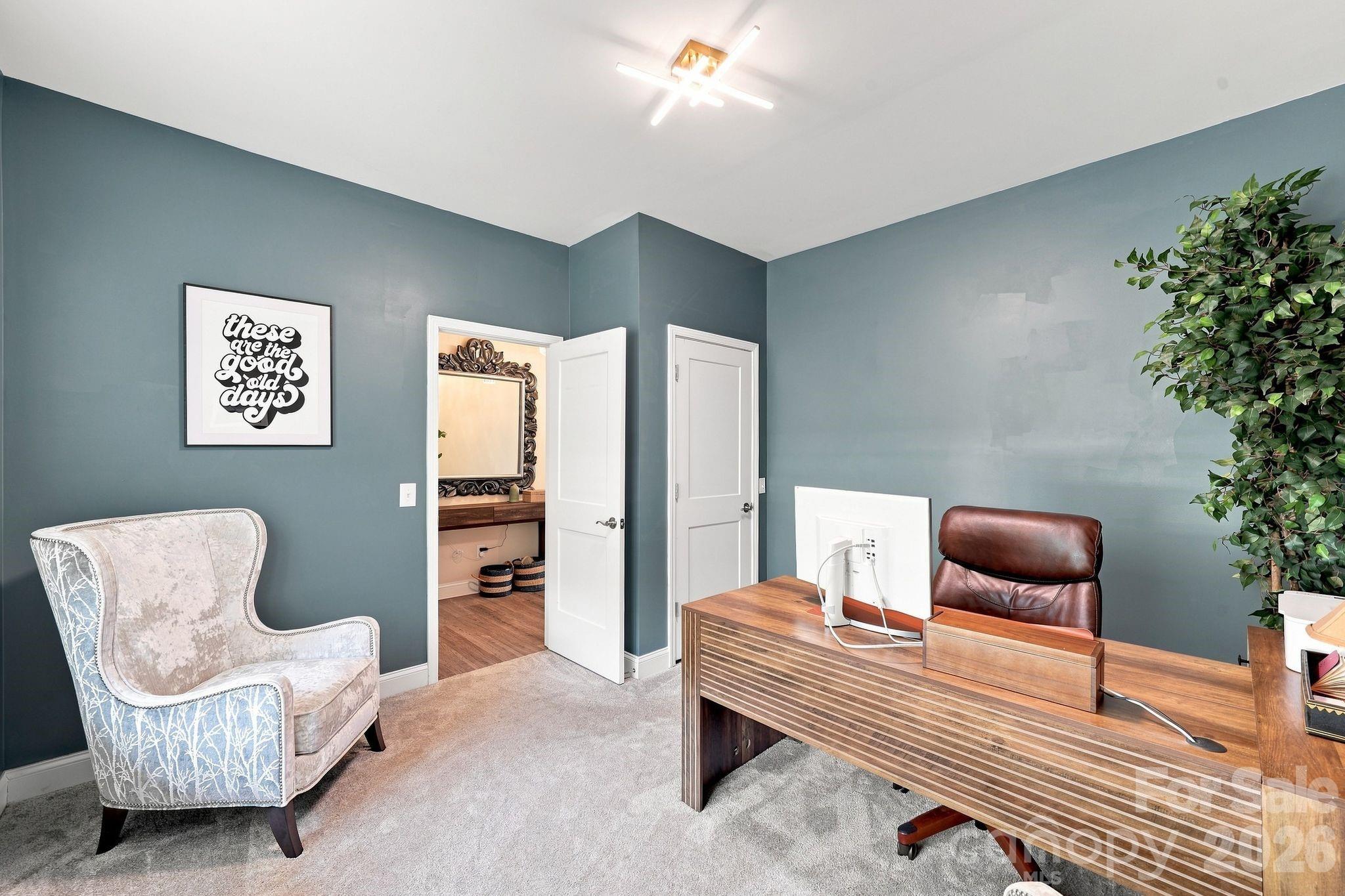2902 Oakdale Road