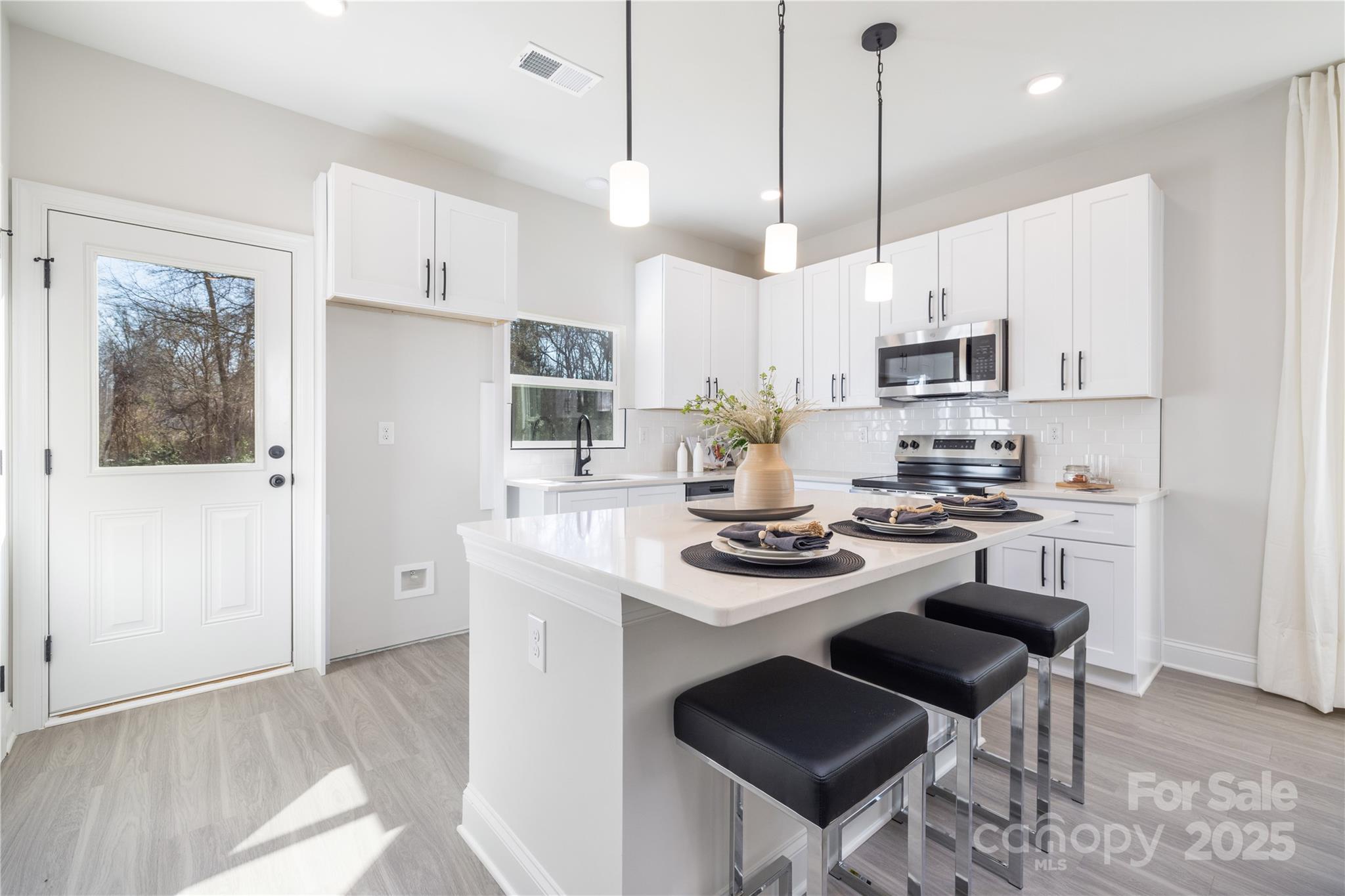 7813 Casa Loma Road