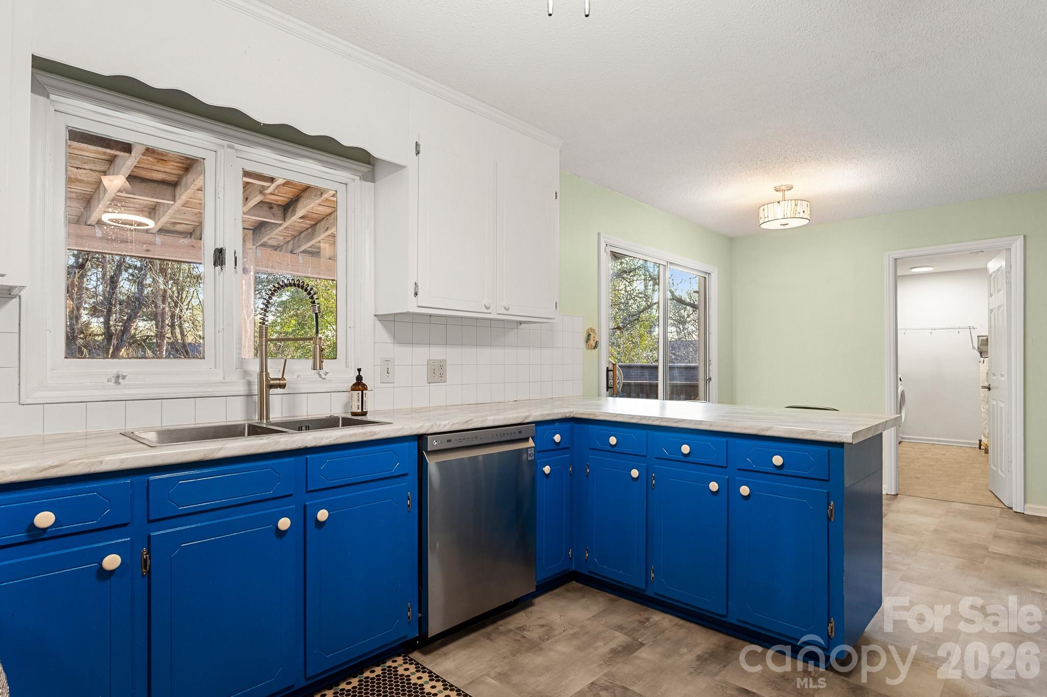 Tega Cay - Residential