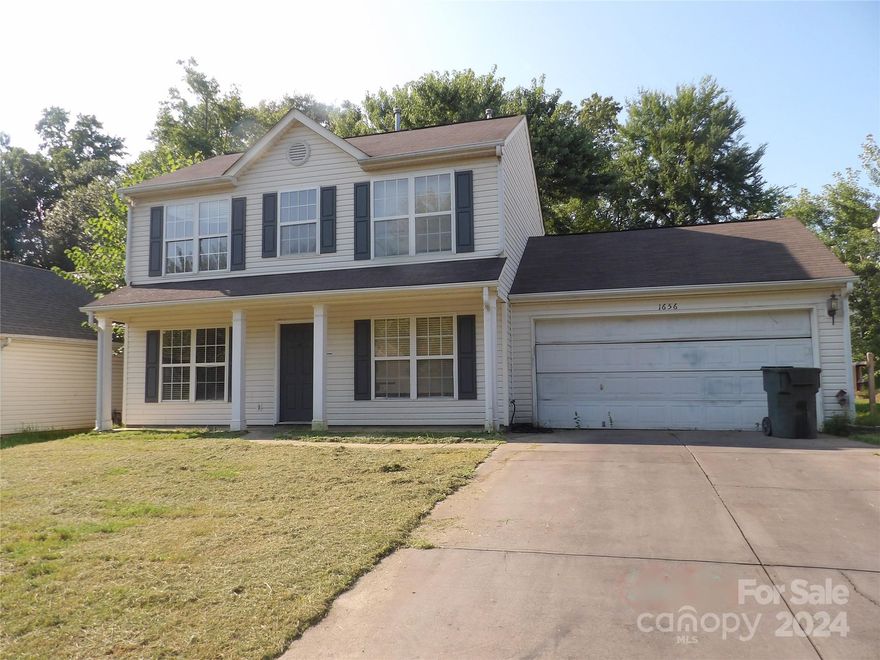 Great location minutes from I-77 for commuting to Charlotte, NC for shopping or employment. Blocks from grocery stores, drugstores, Manchester Shopping Center and restaurants.