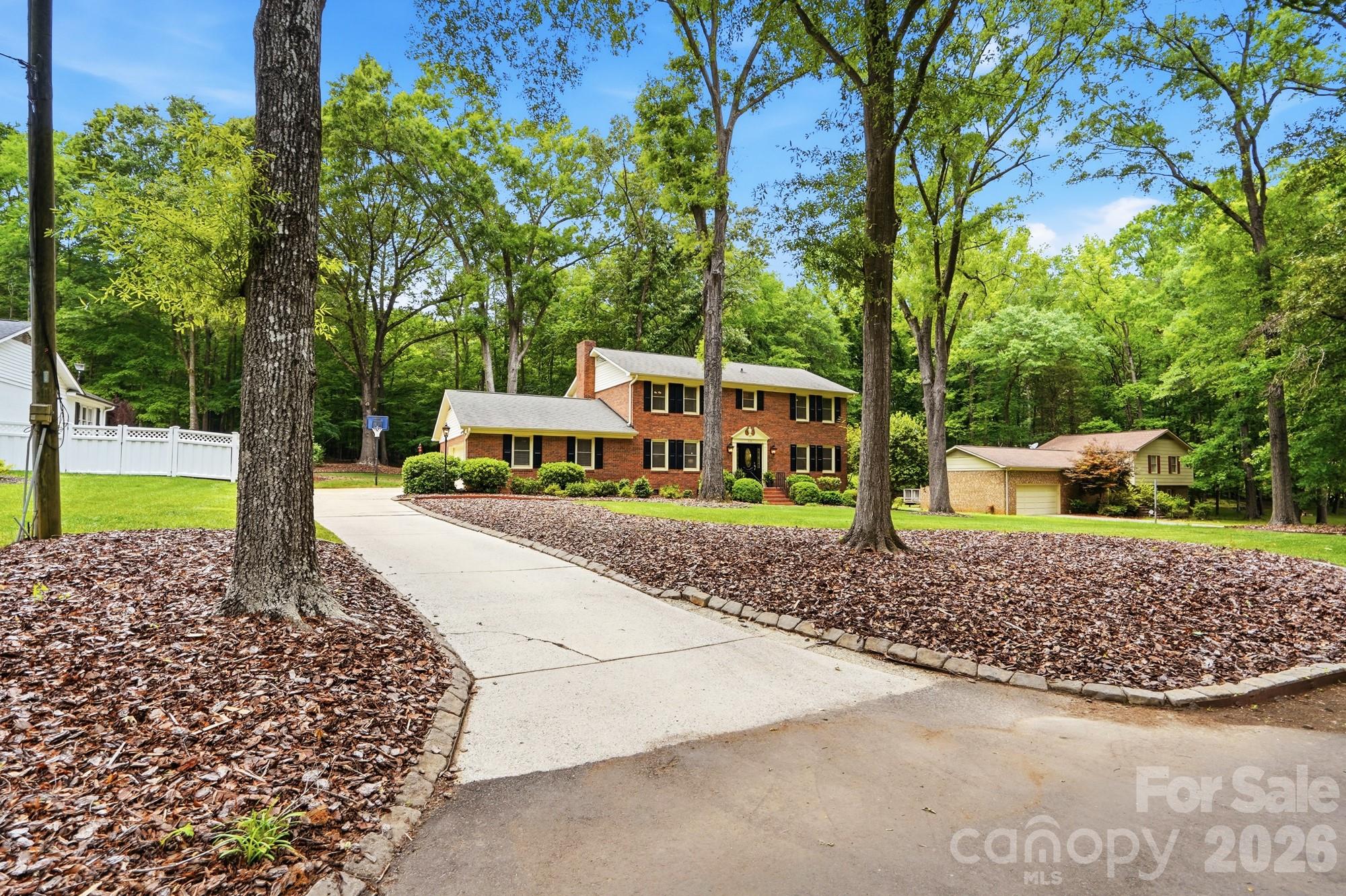 405 Hillcrest Drive
