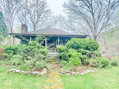 5933 N Norton Road Cullowhee NC 28723