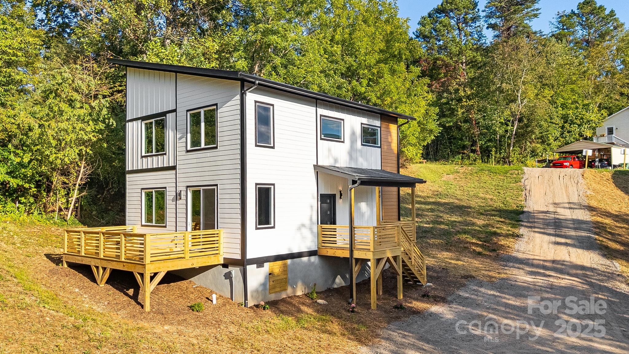 80 Upper Moffitt Road
