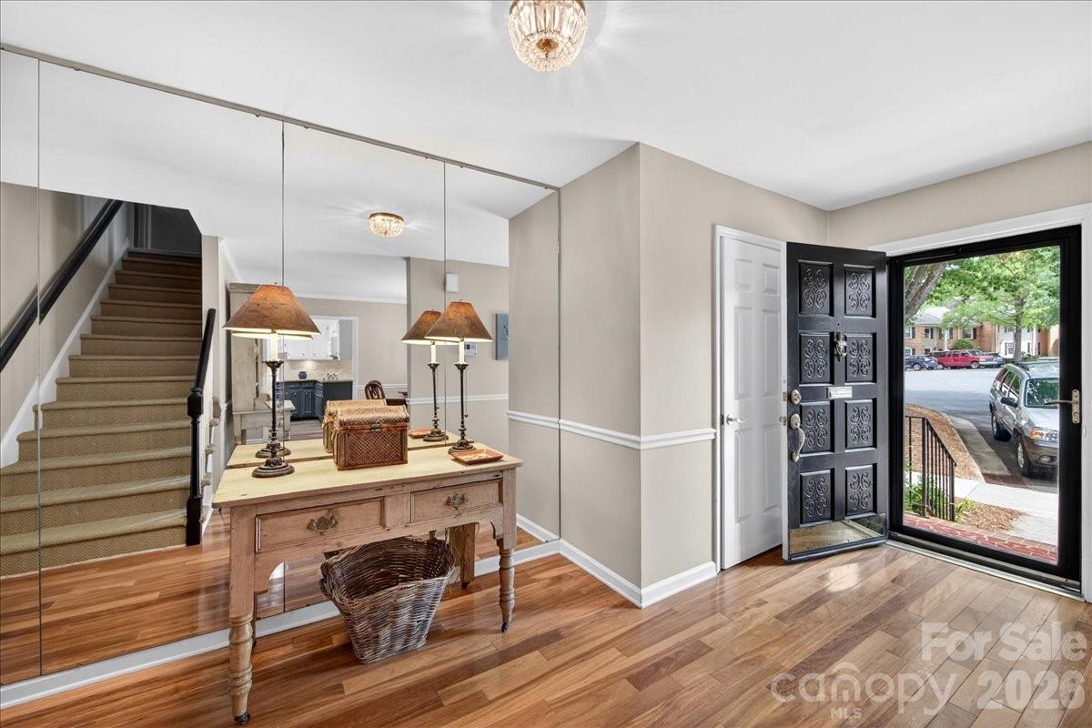 6826 Constitution Lane