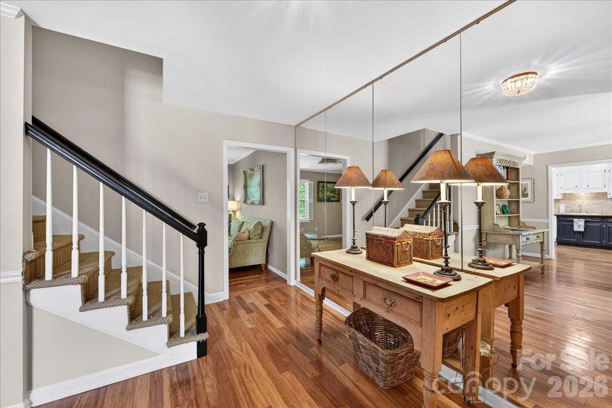 6826 Constitution Lane