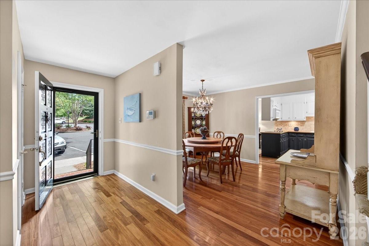 6826 Constitution Lane