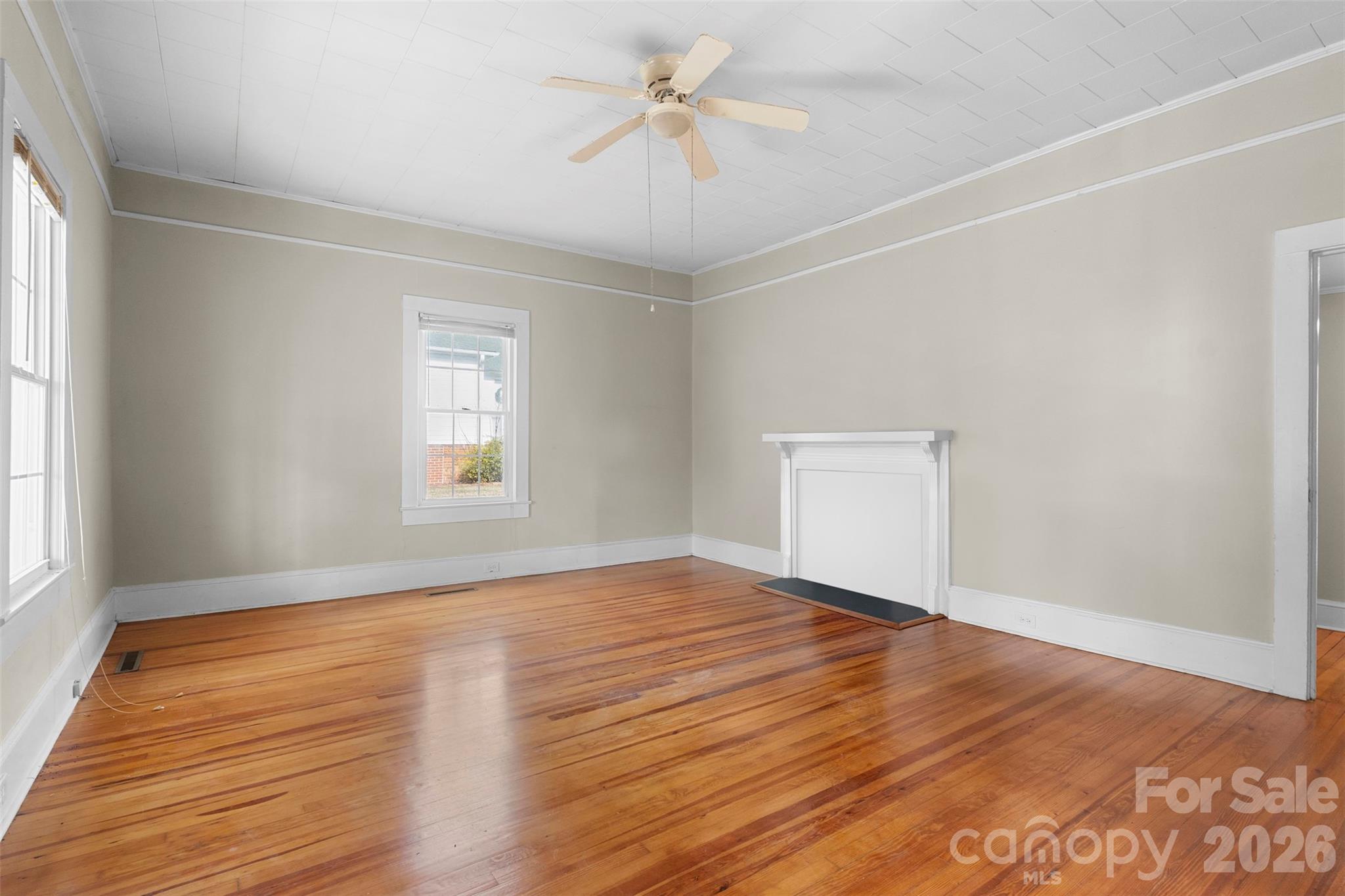 606 N Juniper Street