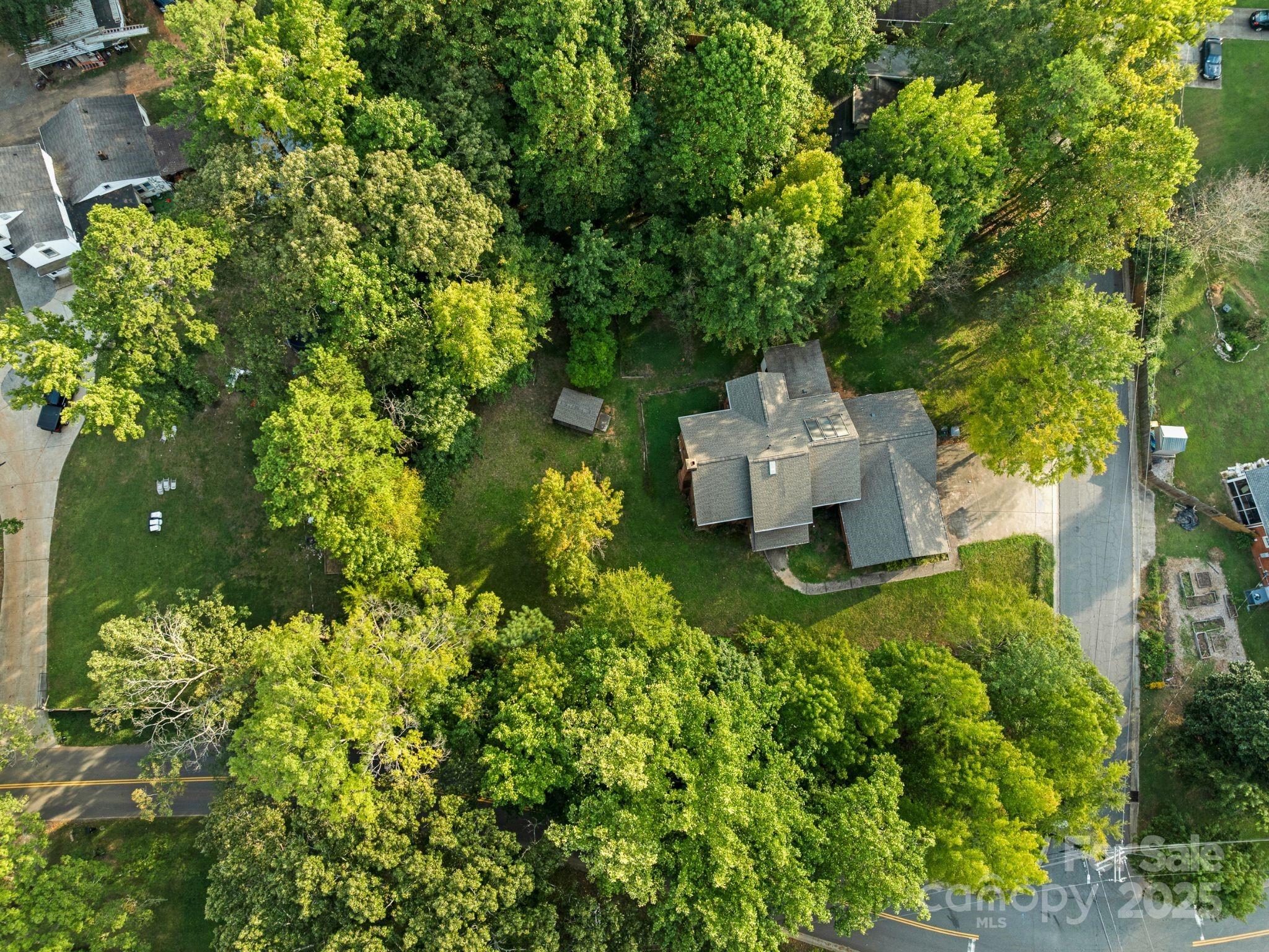 7600 Wallace Lane