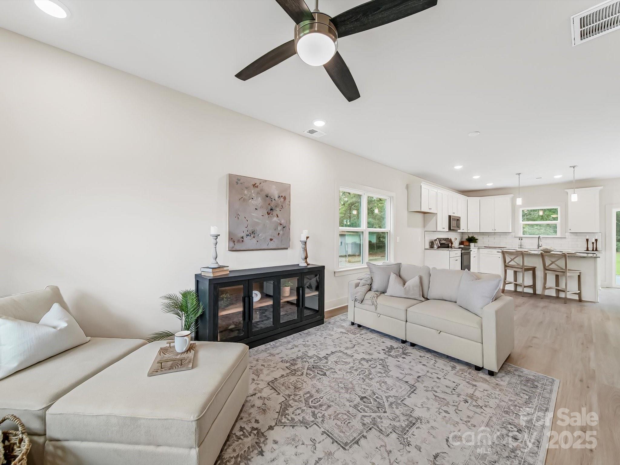 1142 Forest Drive