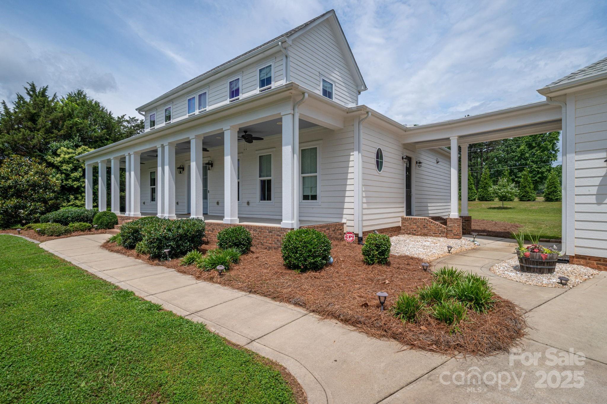 1621 Lakefield Circle