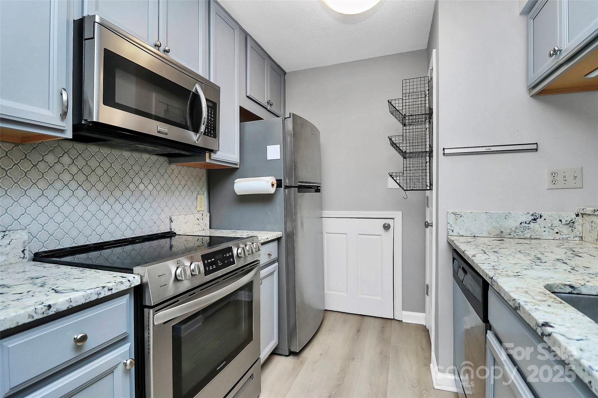 427 W 8th Street