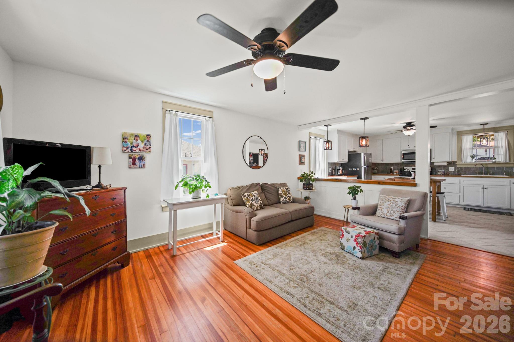 335 Mayflower Avenue