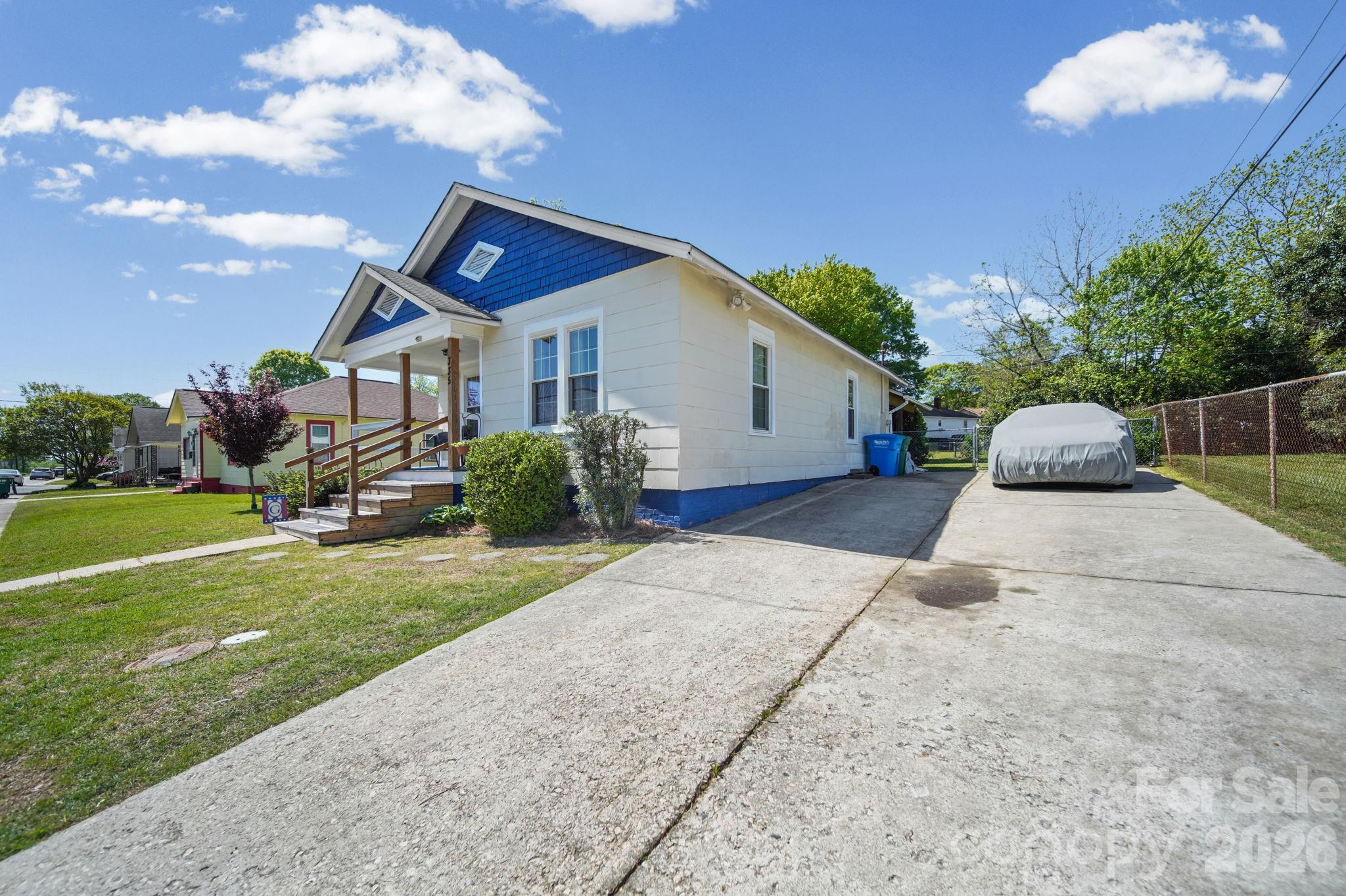 335 Mayflower Avenue