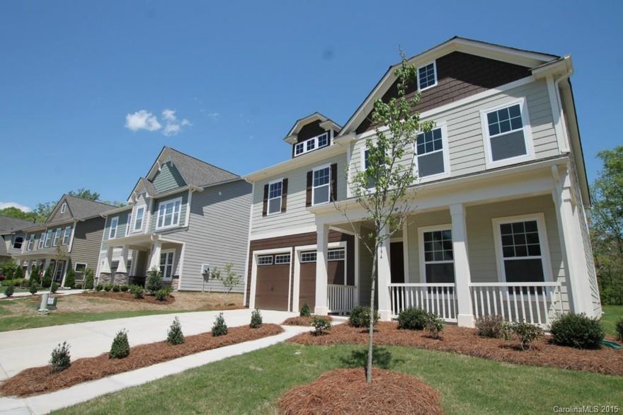 Unbelievable value with this NEW home located in the amenity filled Lake Ridge community of Tega Cay. Floor
plan features 4bd/3.5th, Butler's Pantry, Private Study/Den, Bonus Room & Jack n' Jill bath. Interior finish includes 1st floor HW flooring, Custom Trim & Paint including Wainscott, Crown Molding, SS Appliances, Ceramic Tile Bath Flooring, Granite Counters in Kit & Baths & much more! BUILDER ALSO OFFERING CC INCENTIVES!