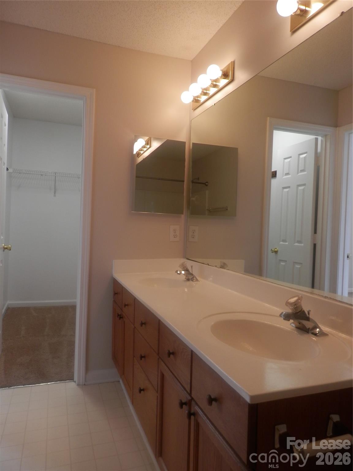 Roxborough - Residential Lease