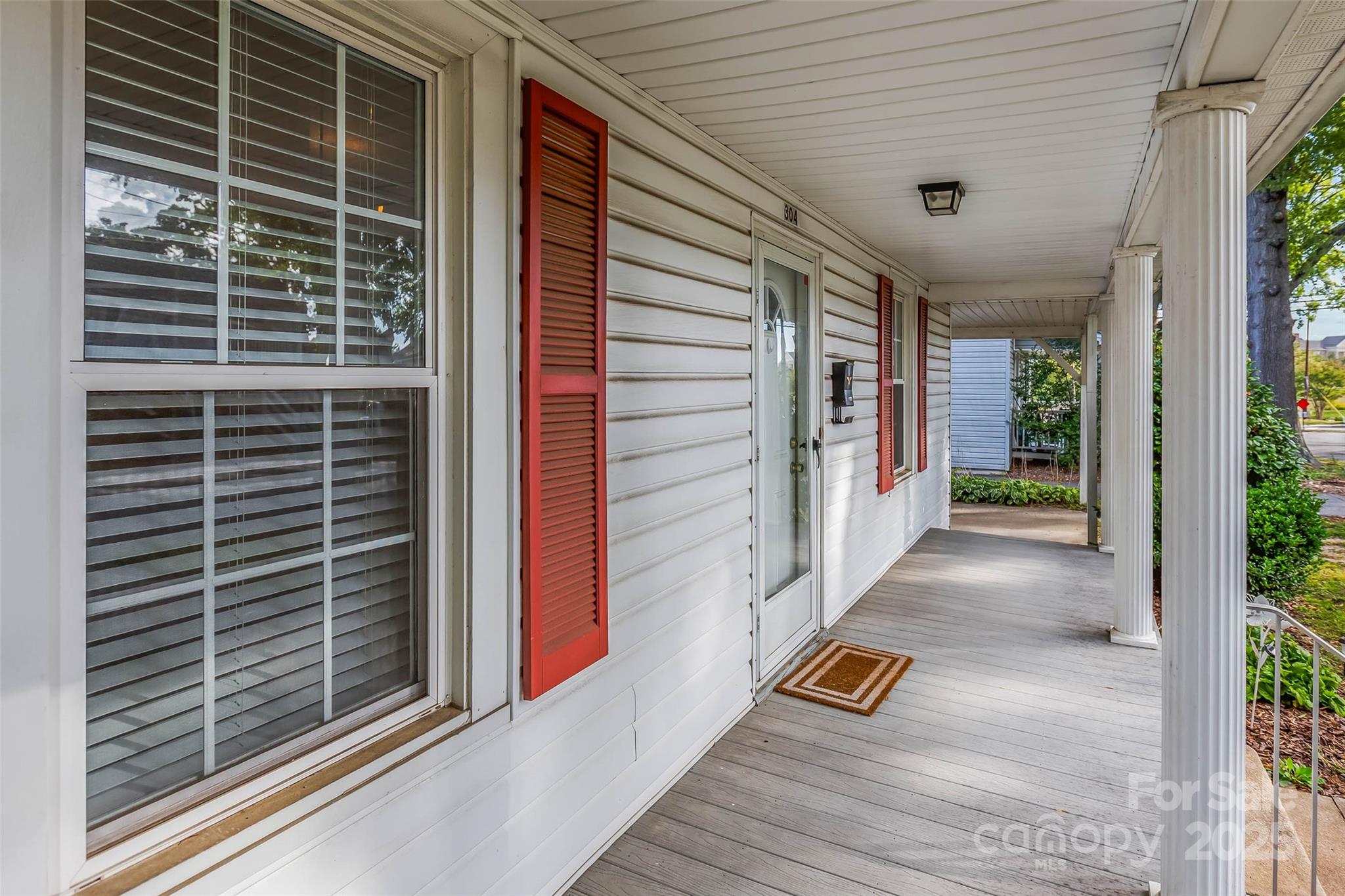 304 S Walnut Street