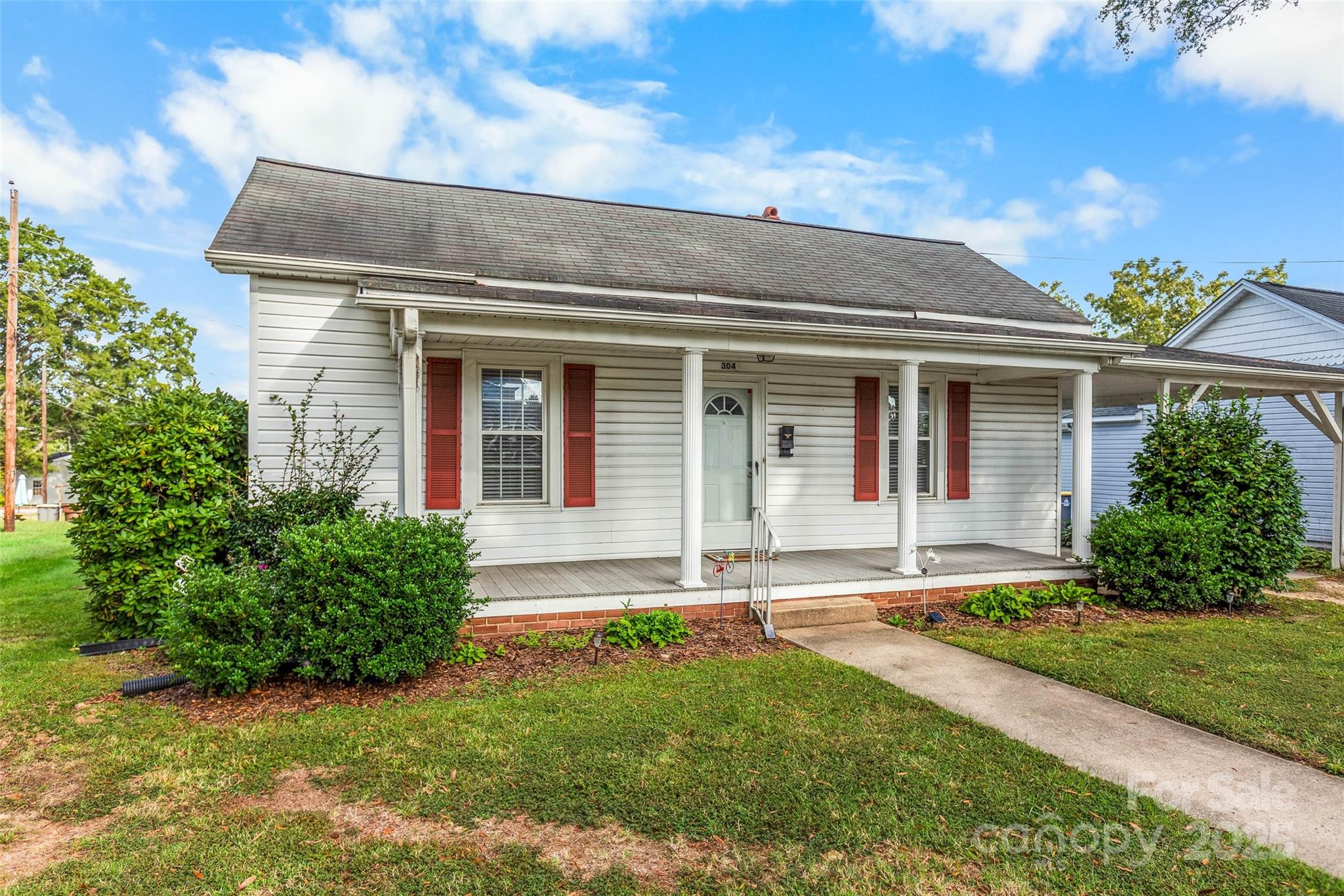 304 S Walnut Street