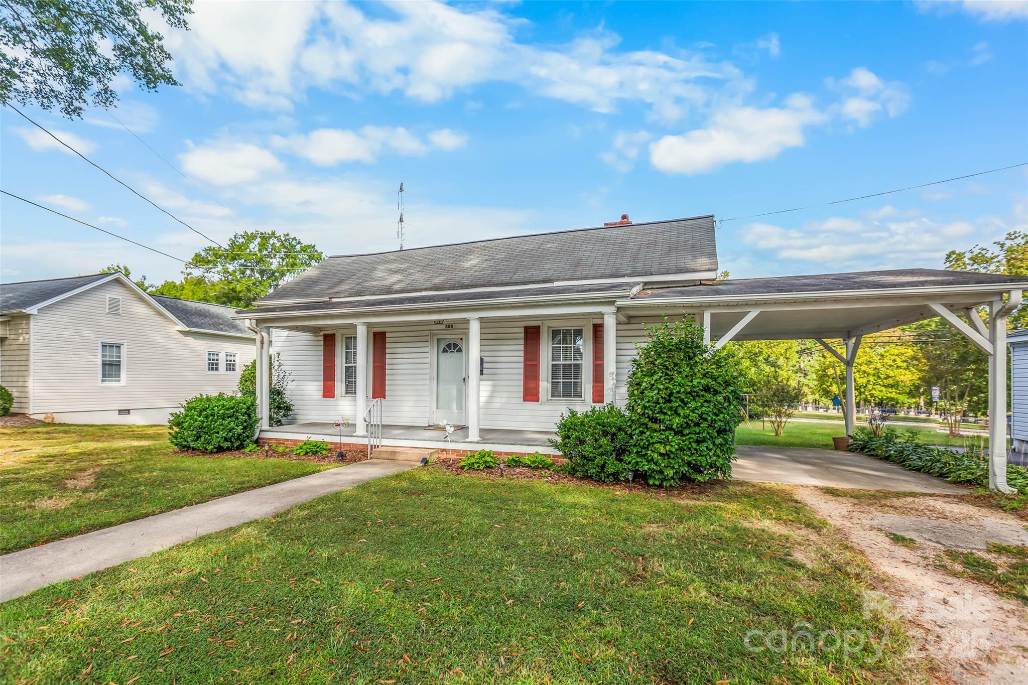 304 S Walnut Street
