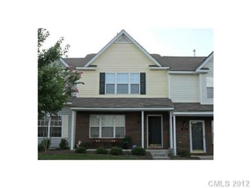 Cute Townhome Located in Lexington Commons in Rock Hill, Very Close to I-77. 2 Bedrooms, 2.5 Bathrooms, Living Room/Dining Room Combo (Living Room with Gas Fireplace), Kitchen with Range, Refrigerator & Dishwasher. Washer/Dryer. Patio.
No Smoking/No Vaping. Owner to Approve all Pet Permission. Maximum Occupants 4.
Available NOW for viewing by key sign out from our office Monday-Friday from 9am-4pm, except Holidays. Keys to be returned by 5pm same day. Requires $20 refundable deposit.