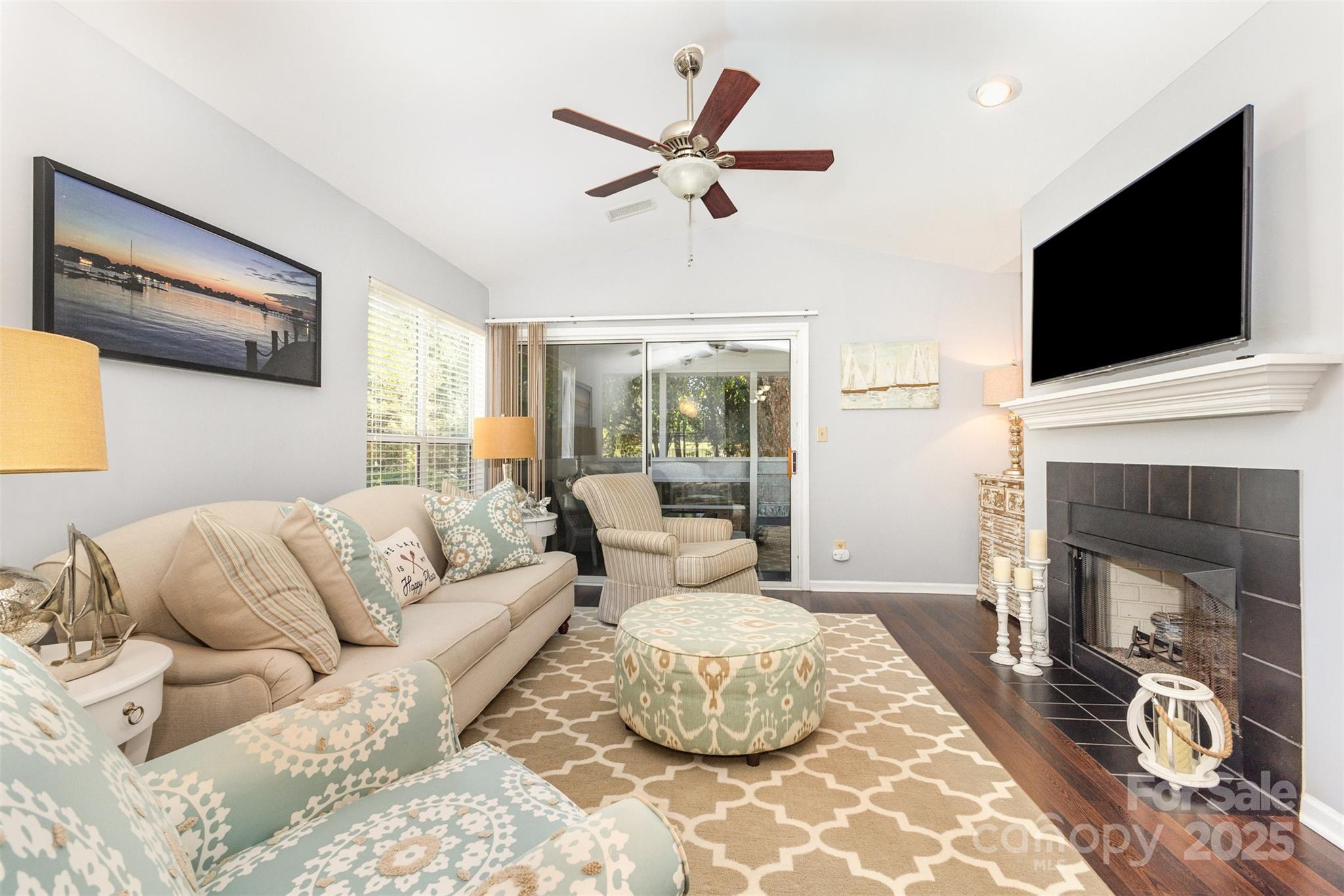 Davidson, North Carolina 28036, United States, 2 Bedrooms Bedrooms, ,2 BathroomsBathrooms,Residential,Coming Soon,219306