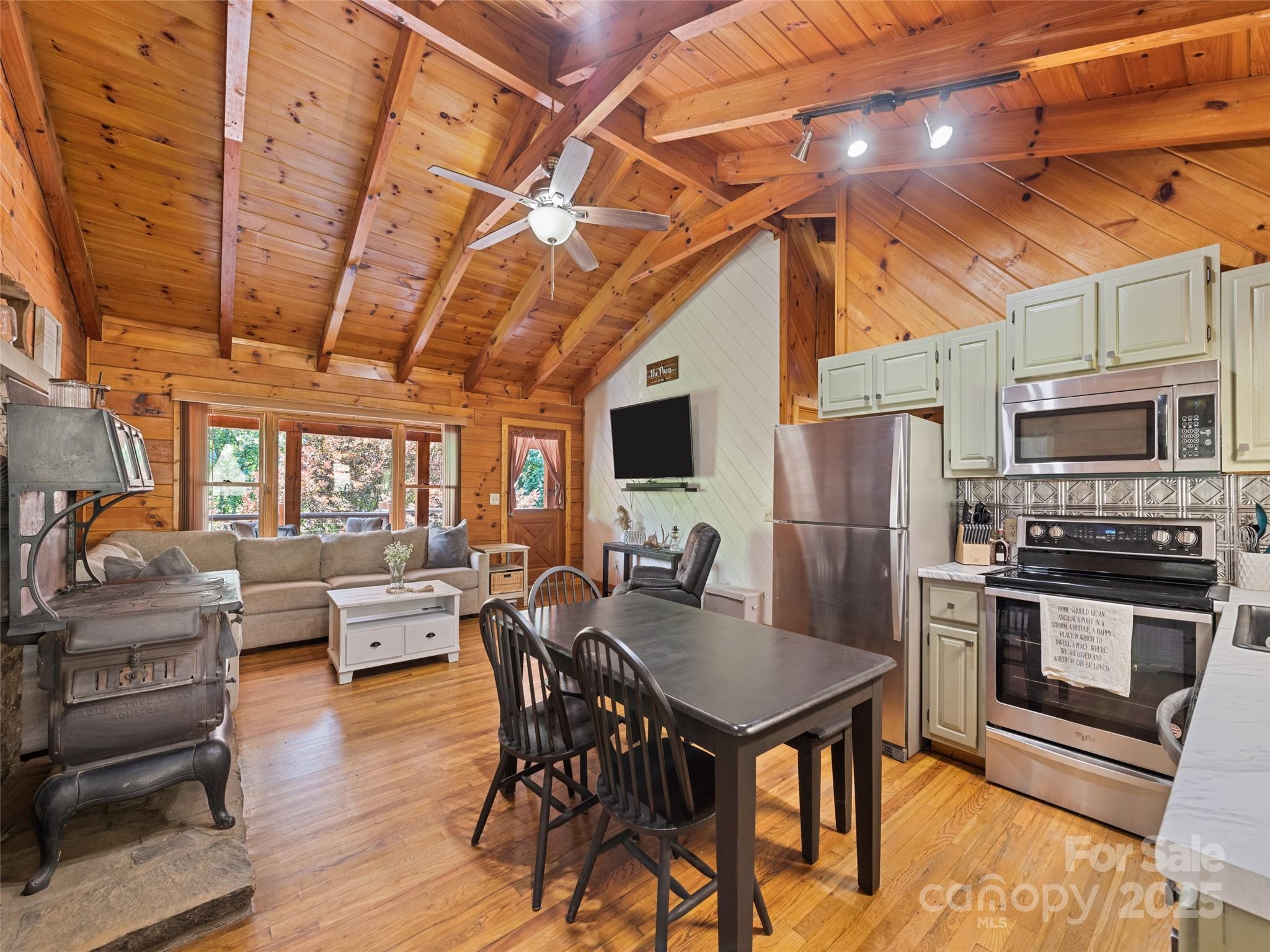 367 Robinson Road