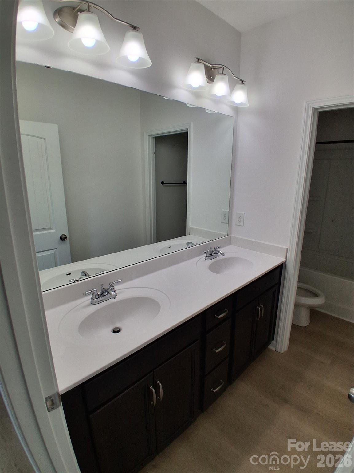 Oakview Commons - Residential Lease