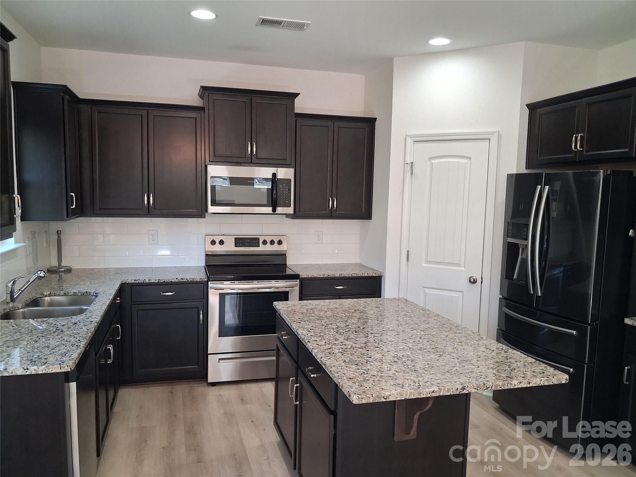 Oakview Commons - Residential Lease