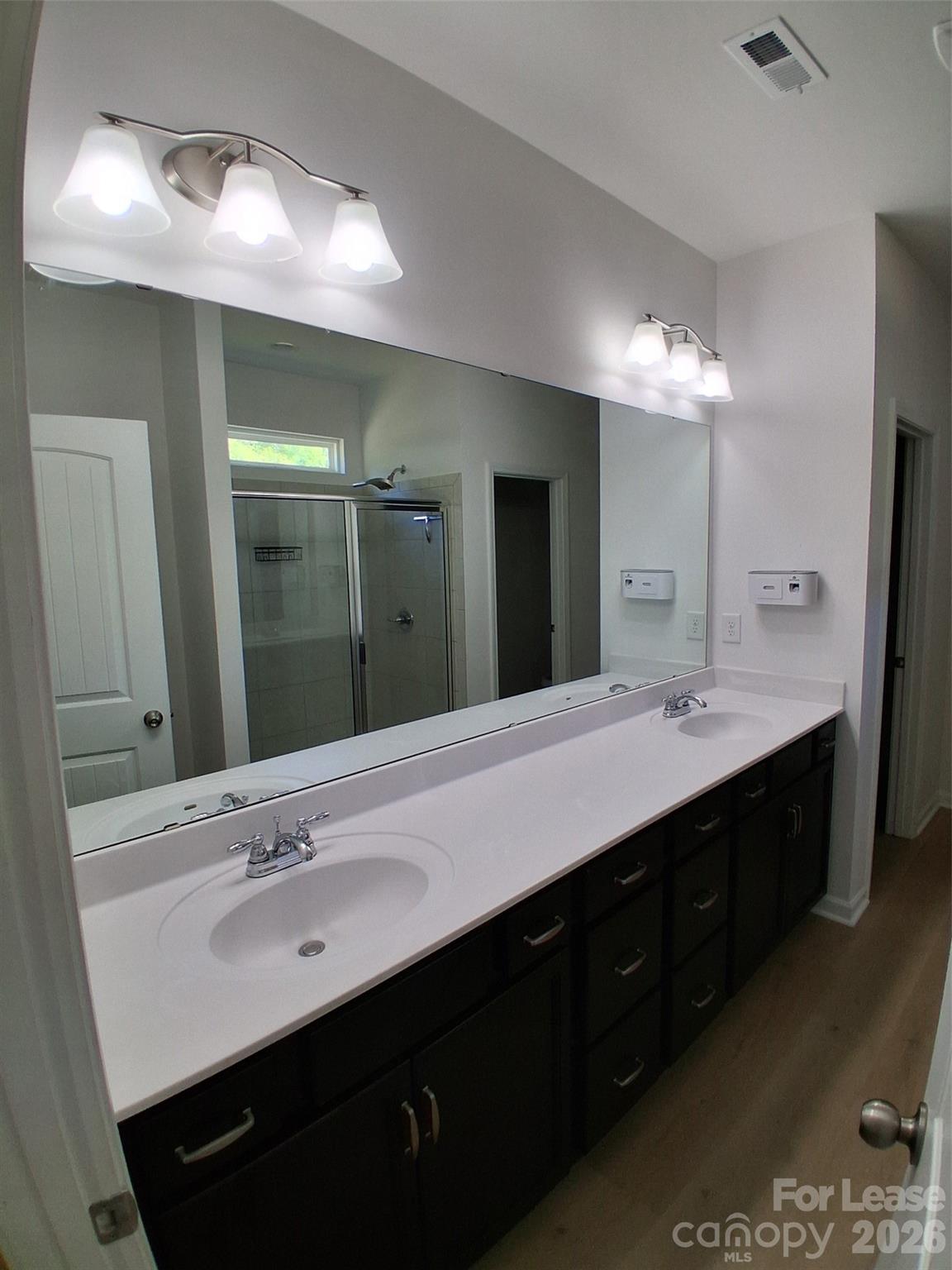 Oakview Commons - Residential Lease