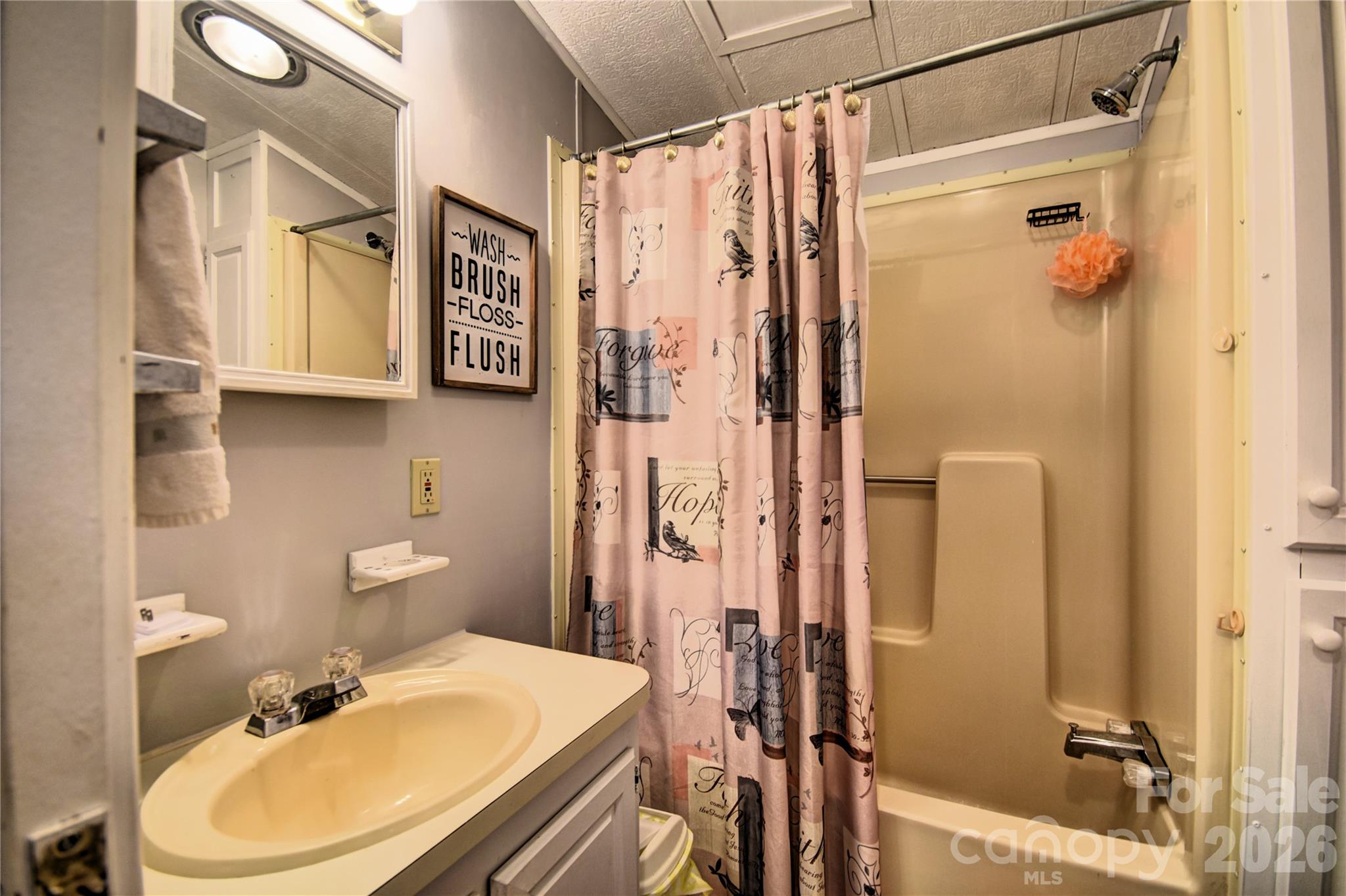 Dogwood Lakes - Residential