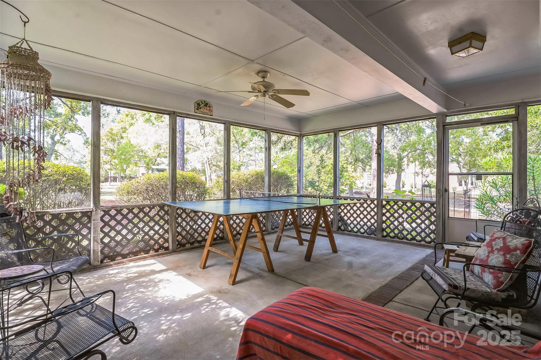 815 La Quinta Lane