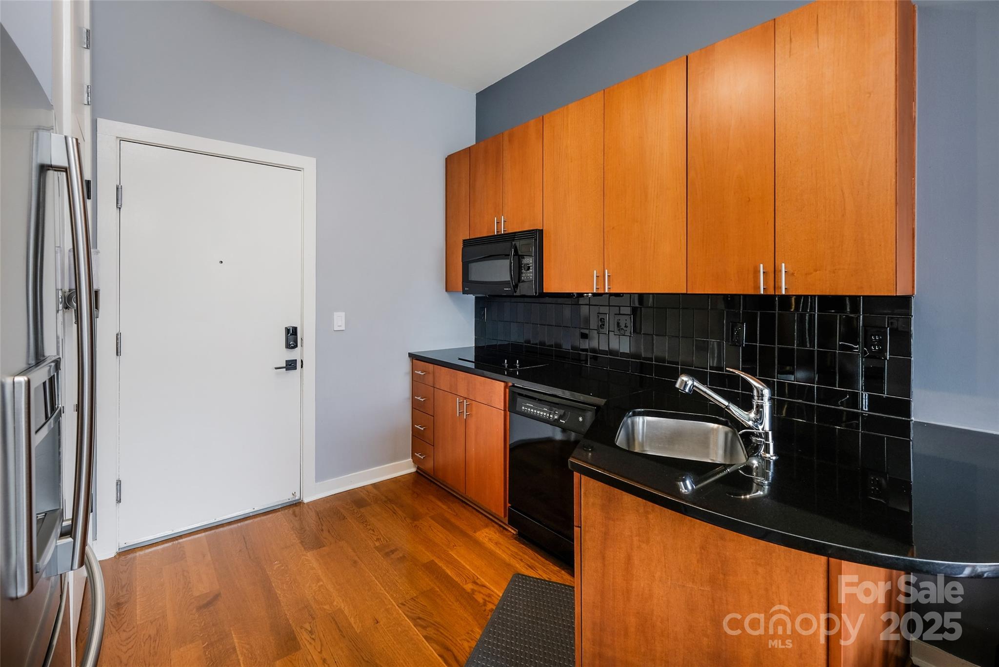 525 E 6th Street
