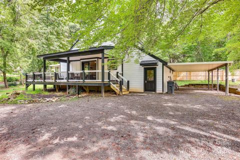 A home in Hayesville