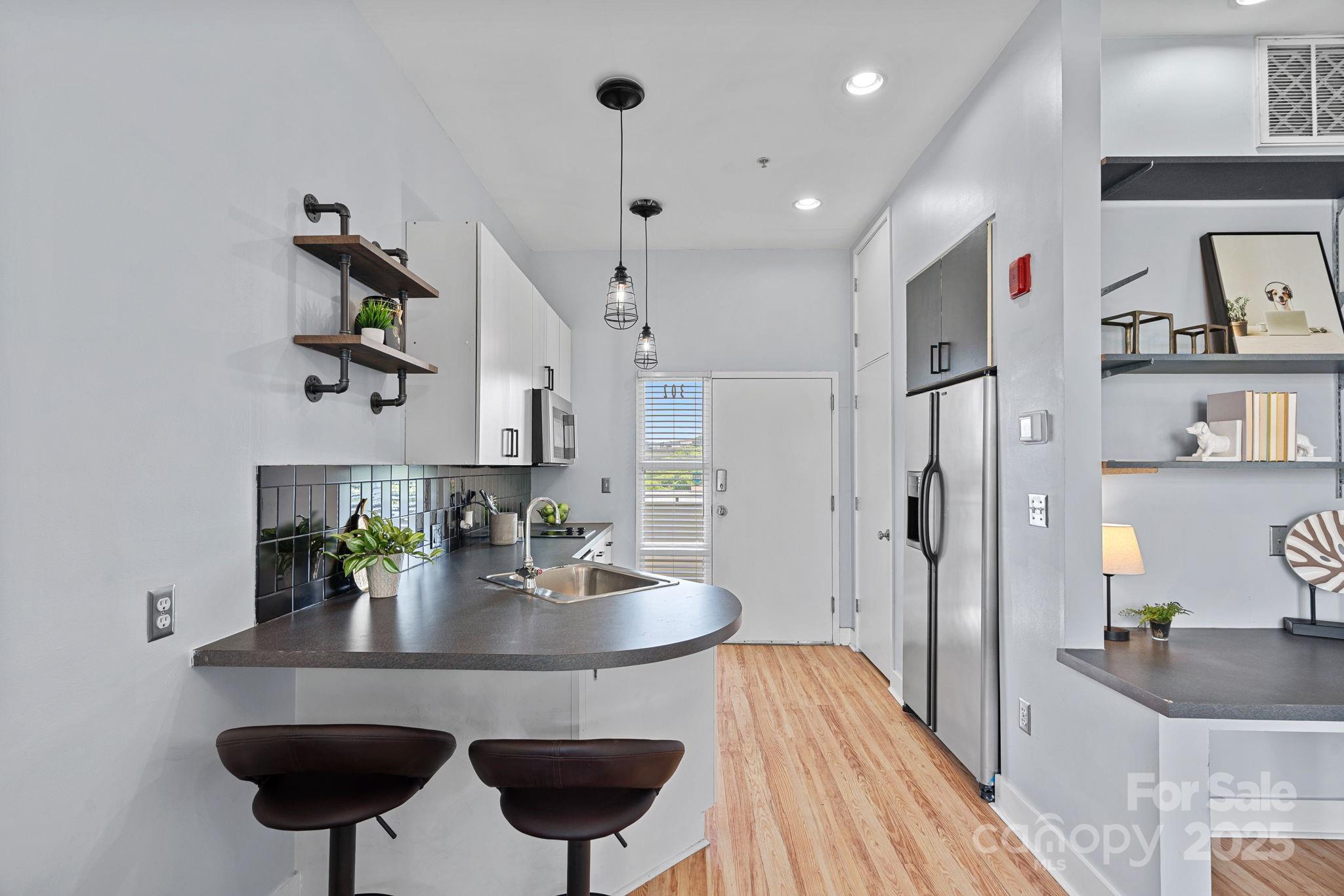 514 W 10th Street 302