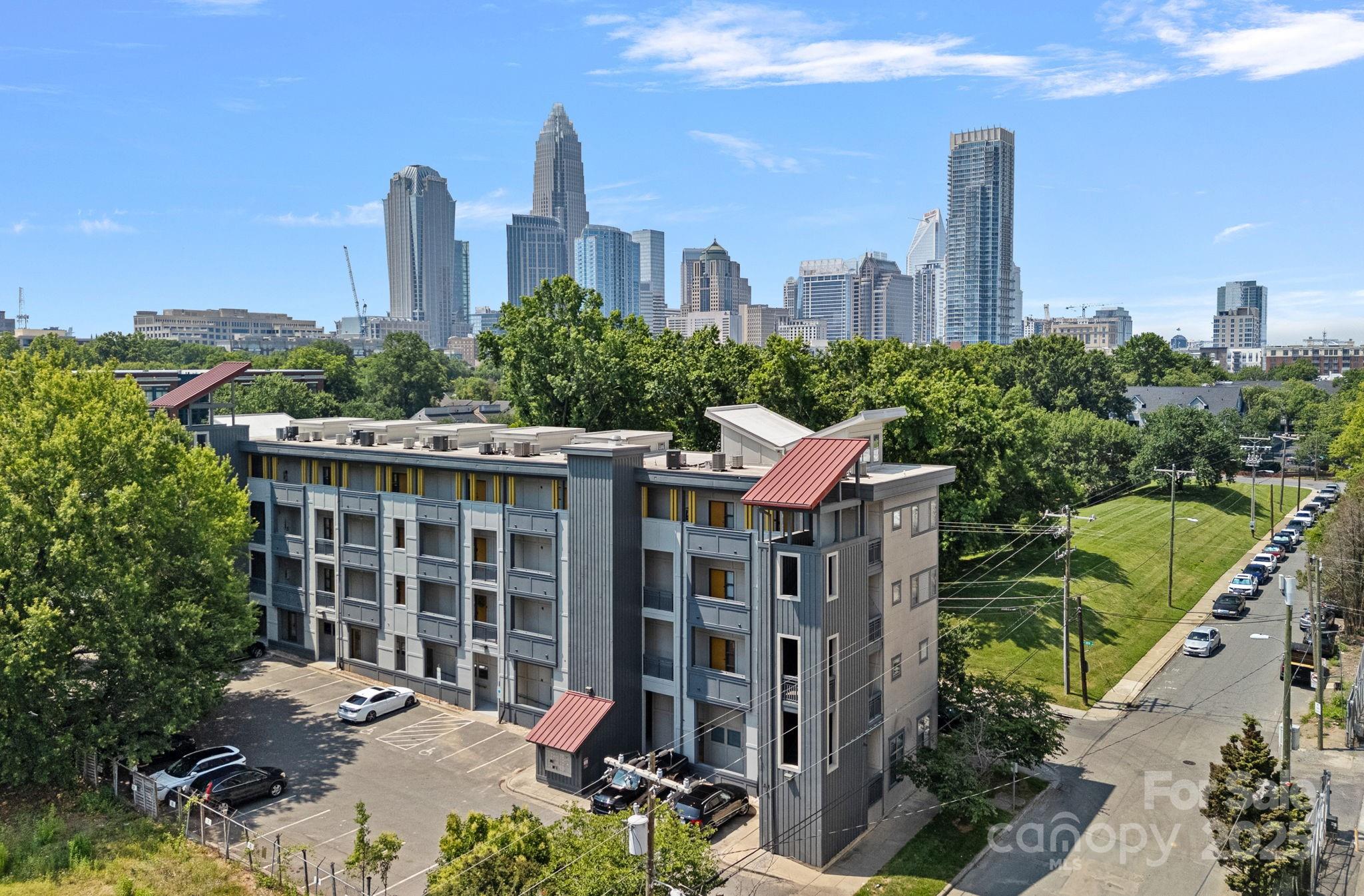 514 W 10th Street 302