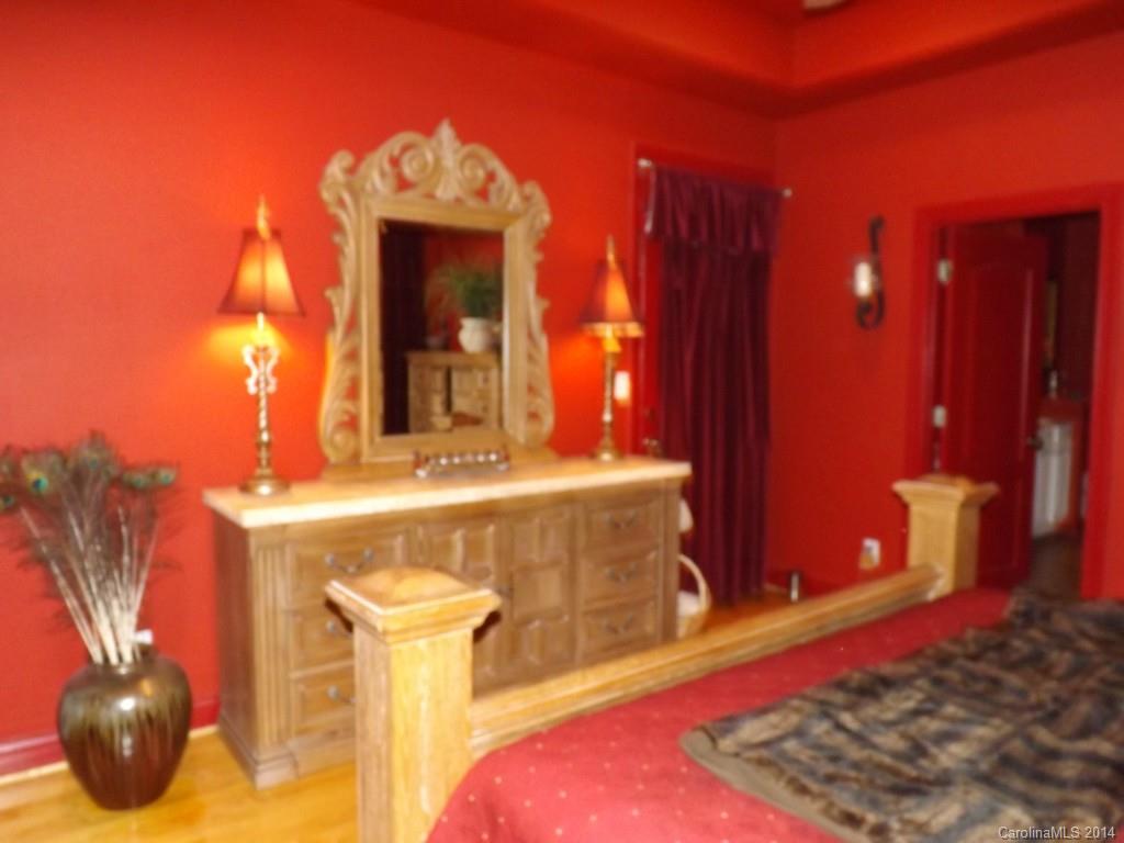 Legacy on the Lake - Residential