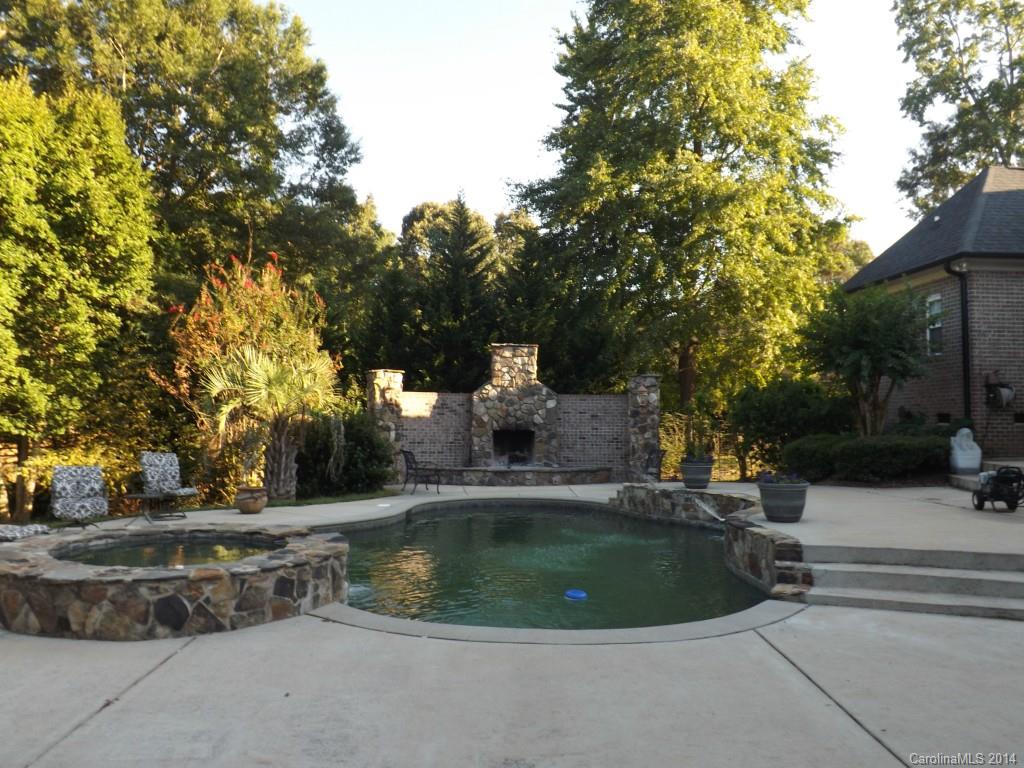 Legacy on the Lake - Residential