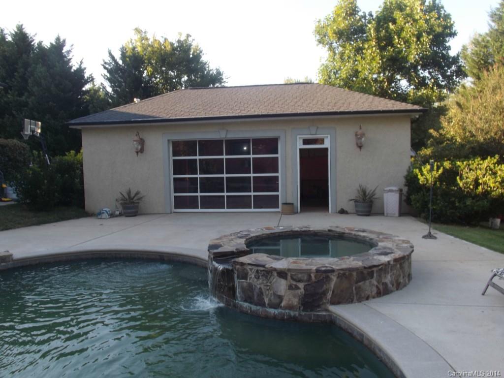 Legacy on the Lake - Residential