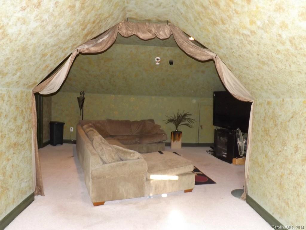 Legacy on the Lake - Residential