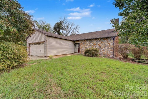Photo of 102 Nob Hill Drive, Gaffney, SC 29340 (MLS # 4402449)