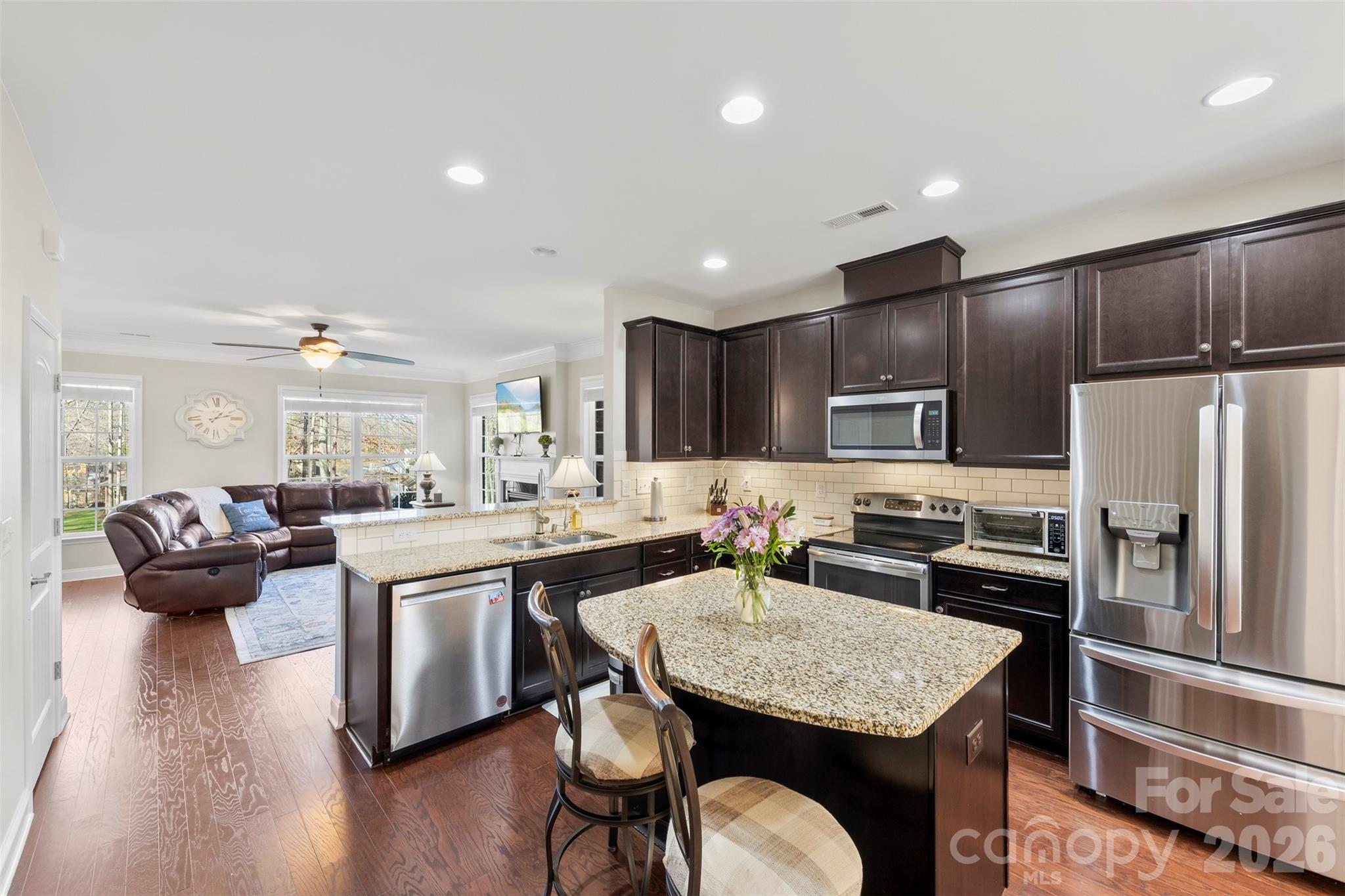 The Peninsula At Bayshore - Residential