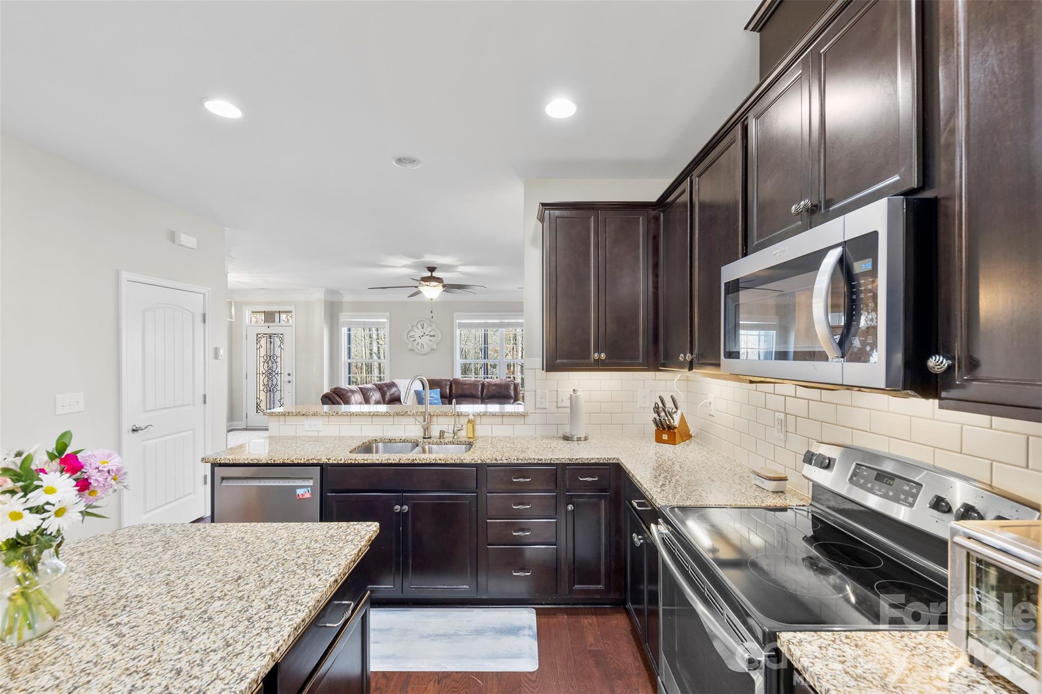 The Peninsula At Bayshore - Residential