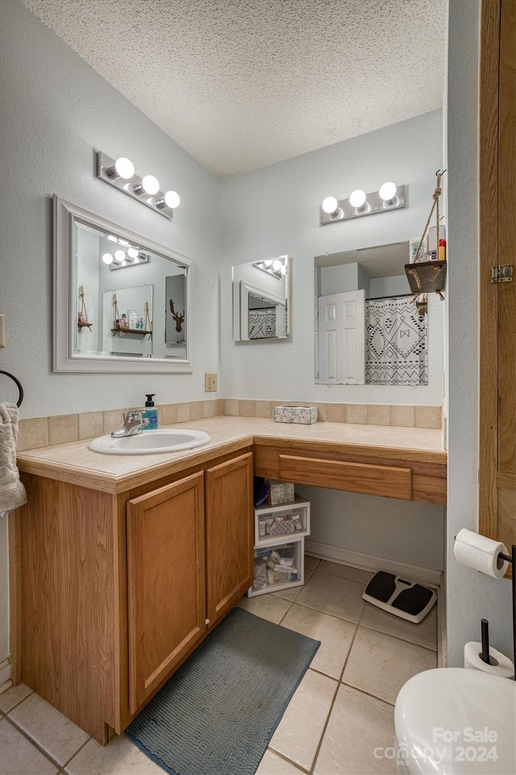 Amber Oaks - Residential