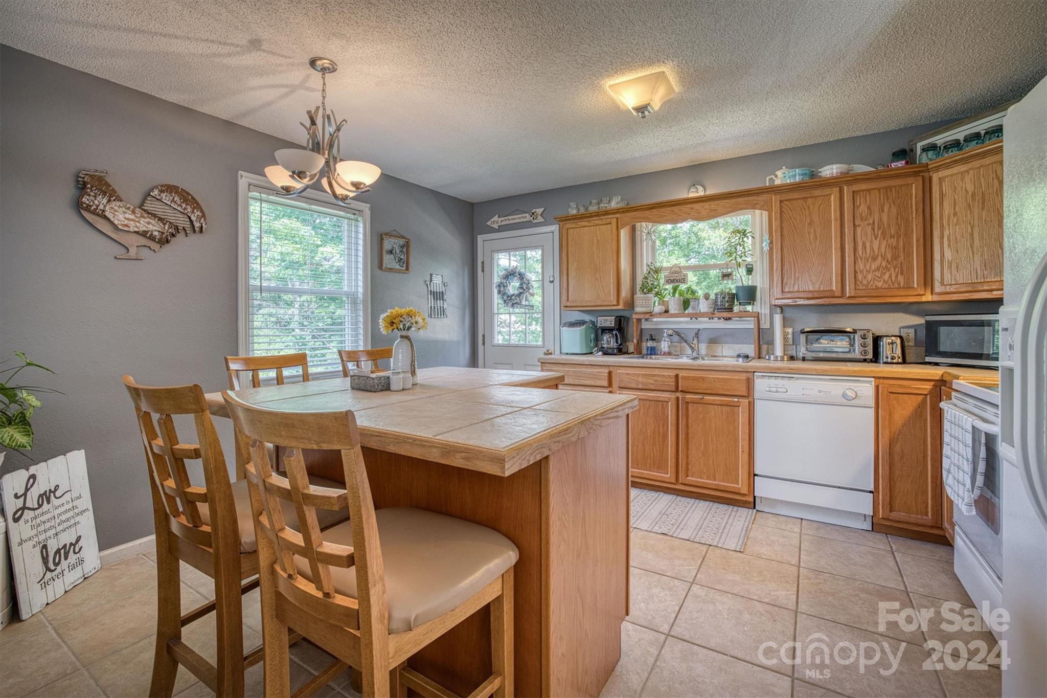 Amber Oaks - Residential