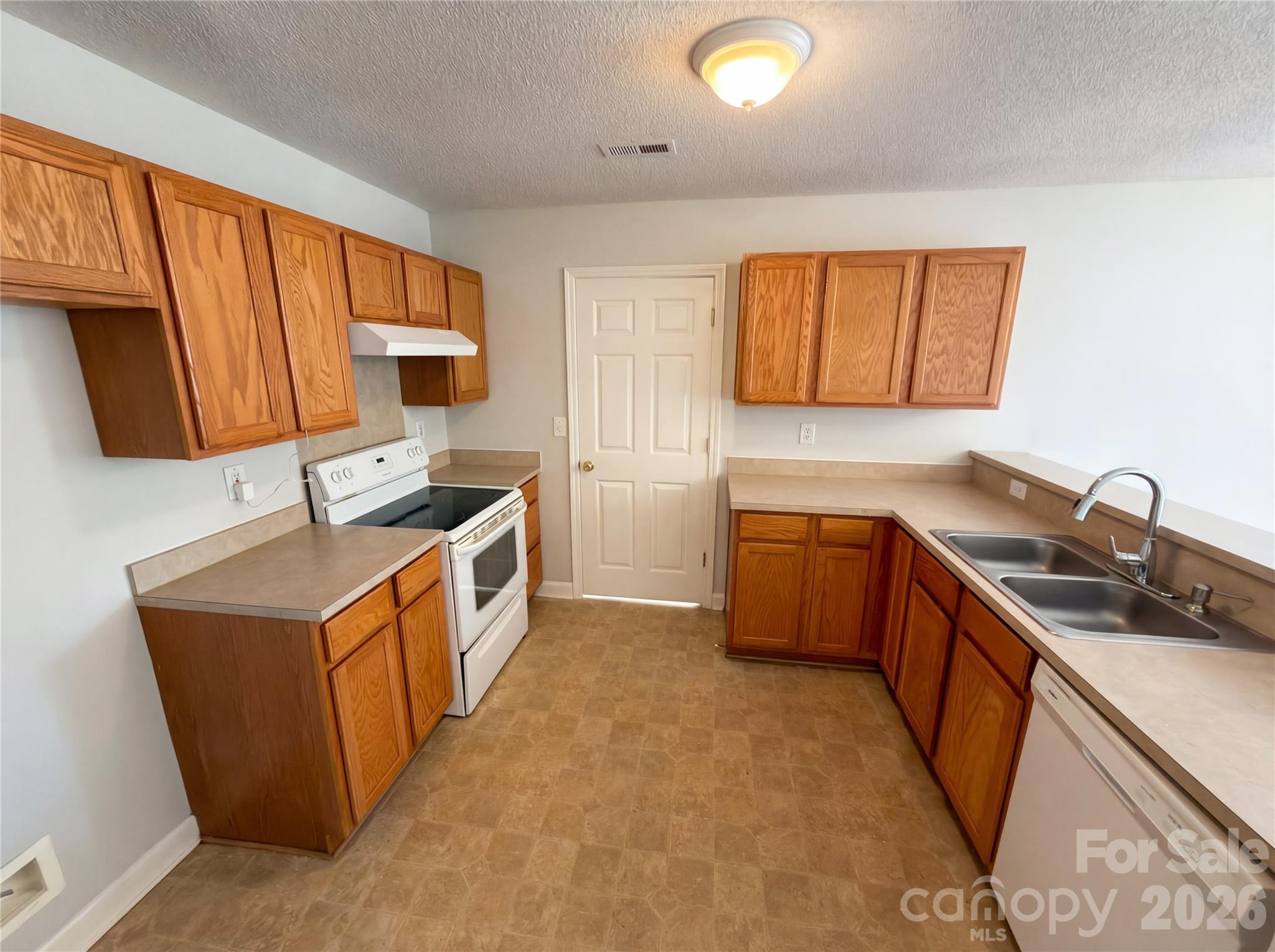 3461 E Fairmeadow Drive