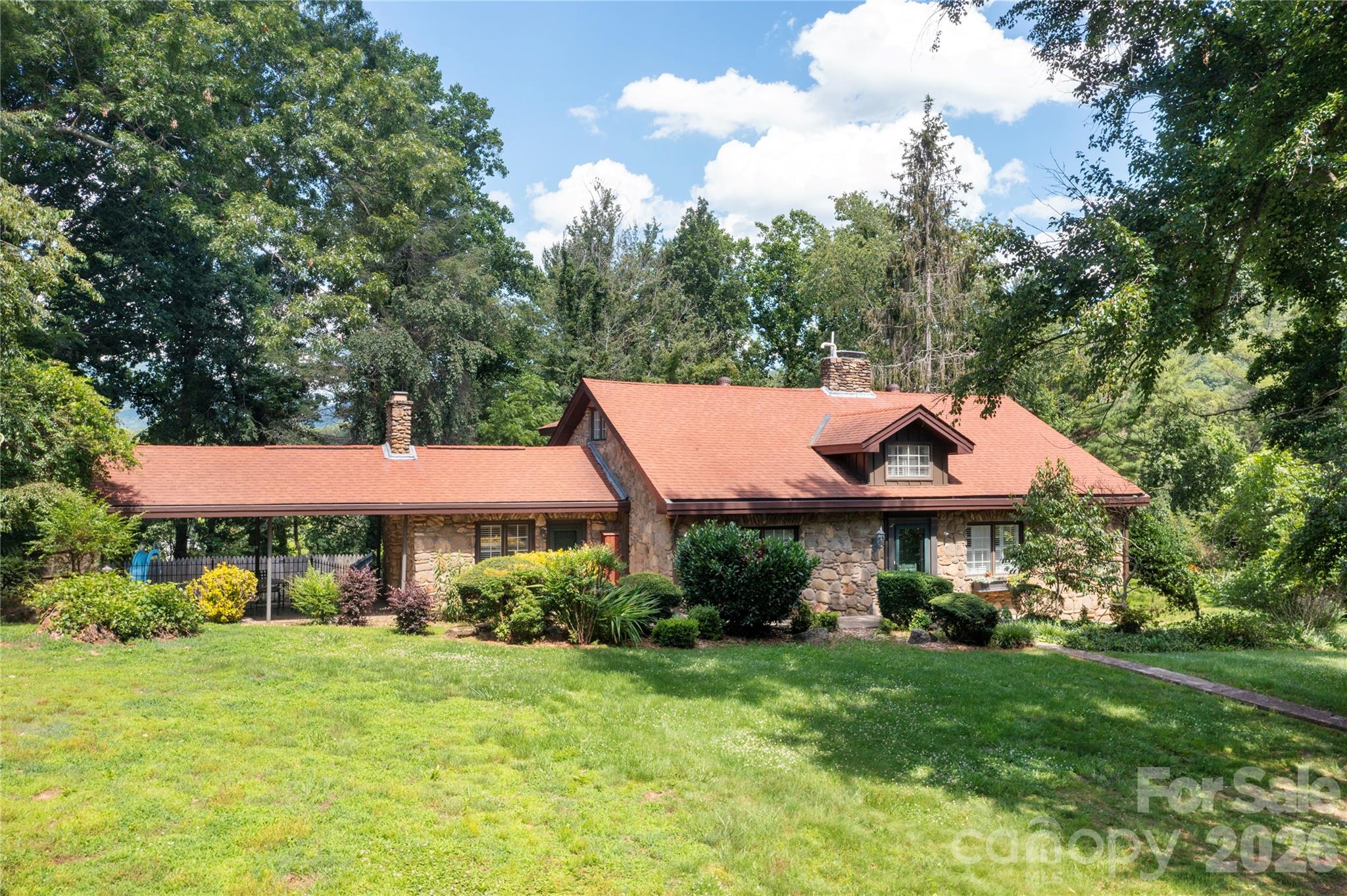 Photo 1 of 35 — 25 Inglewood Road, Asheville, NC 28804
