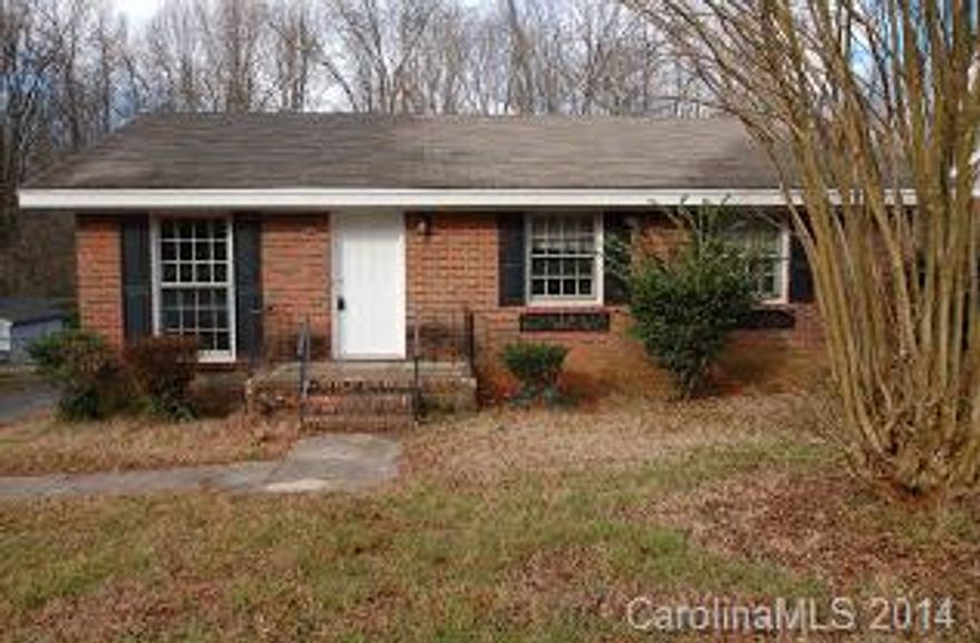 3 bedroom, 1 bathroom home with huge fenced backyard in Pawtucket (near Moores Chapel Rd and I-485) Refrigerator included. Central A/c and heat. Quiet street.