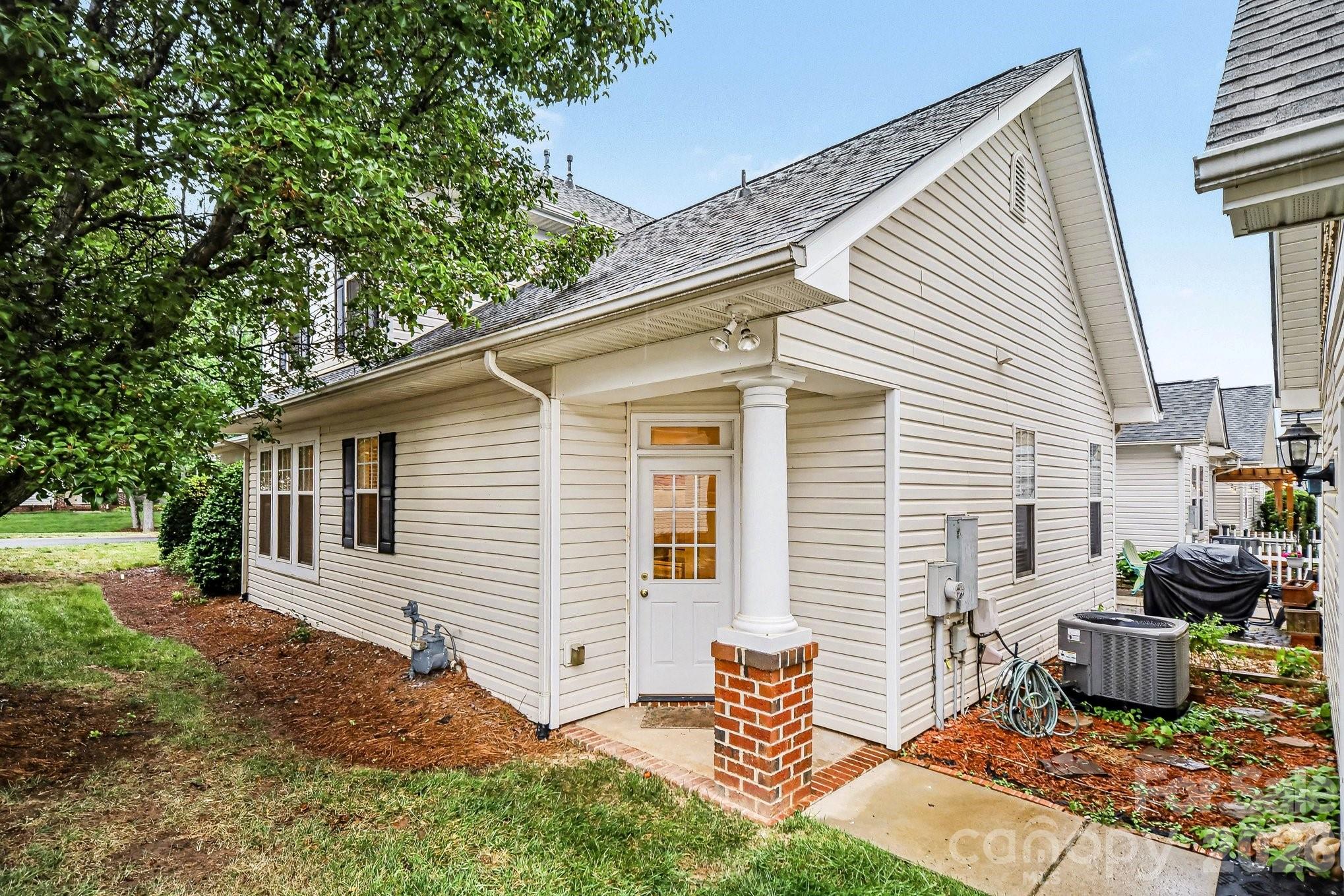 Chestnut Oaks - Residential