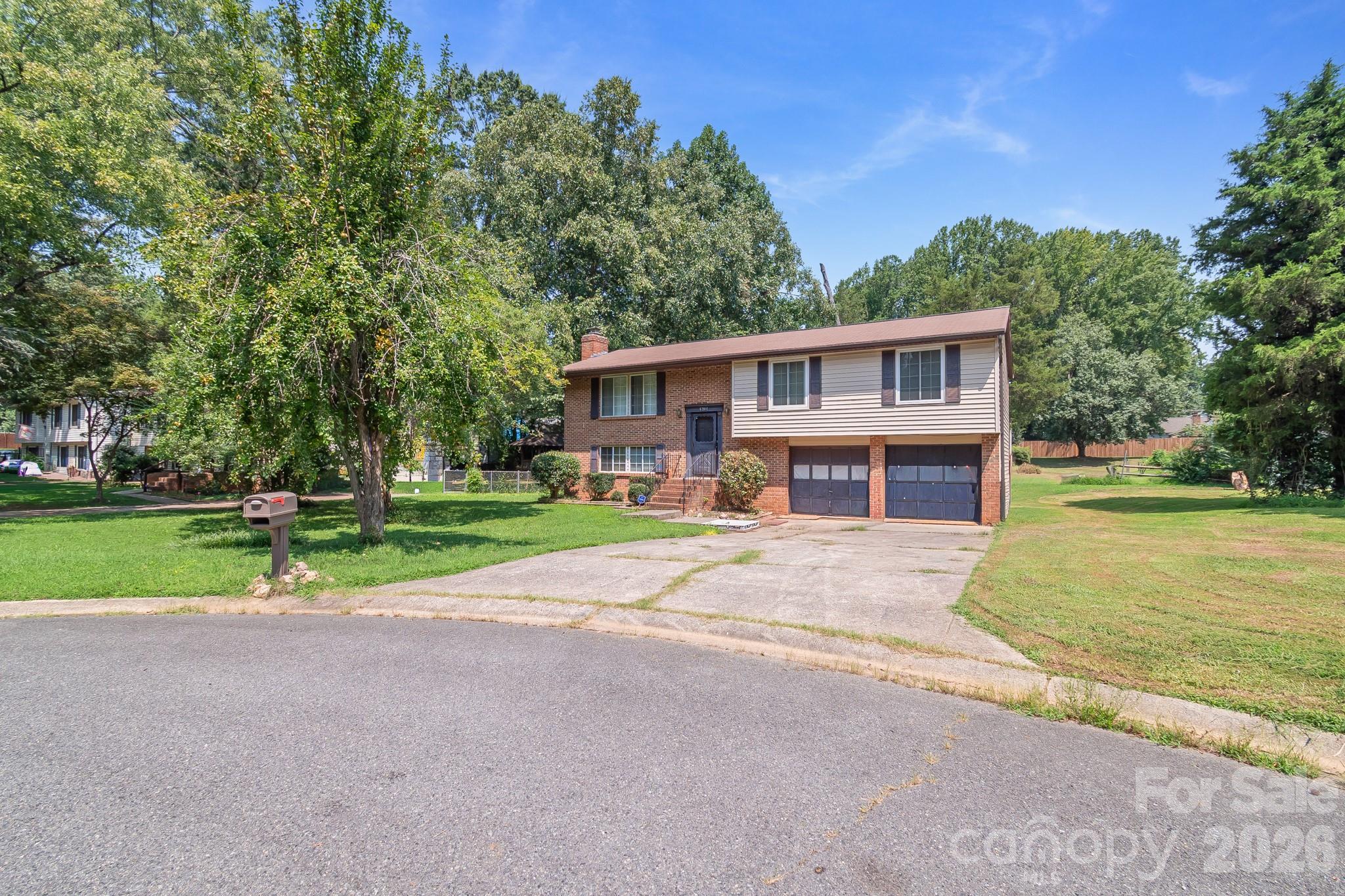 6204 Turtle Neck Lane