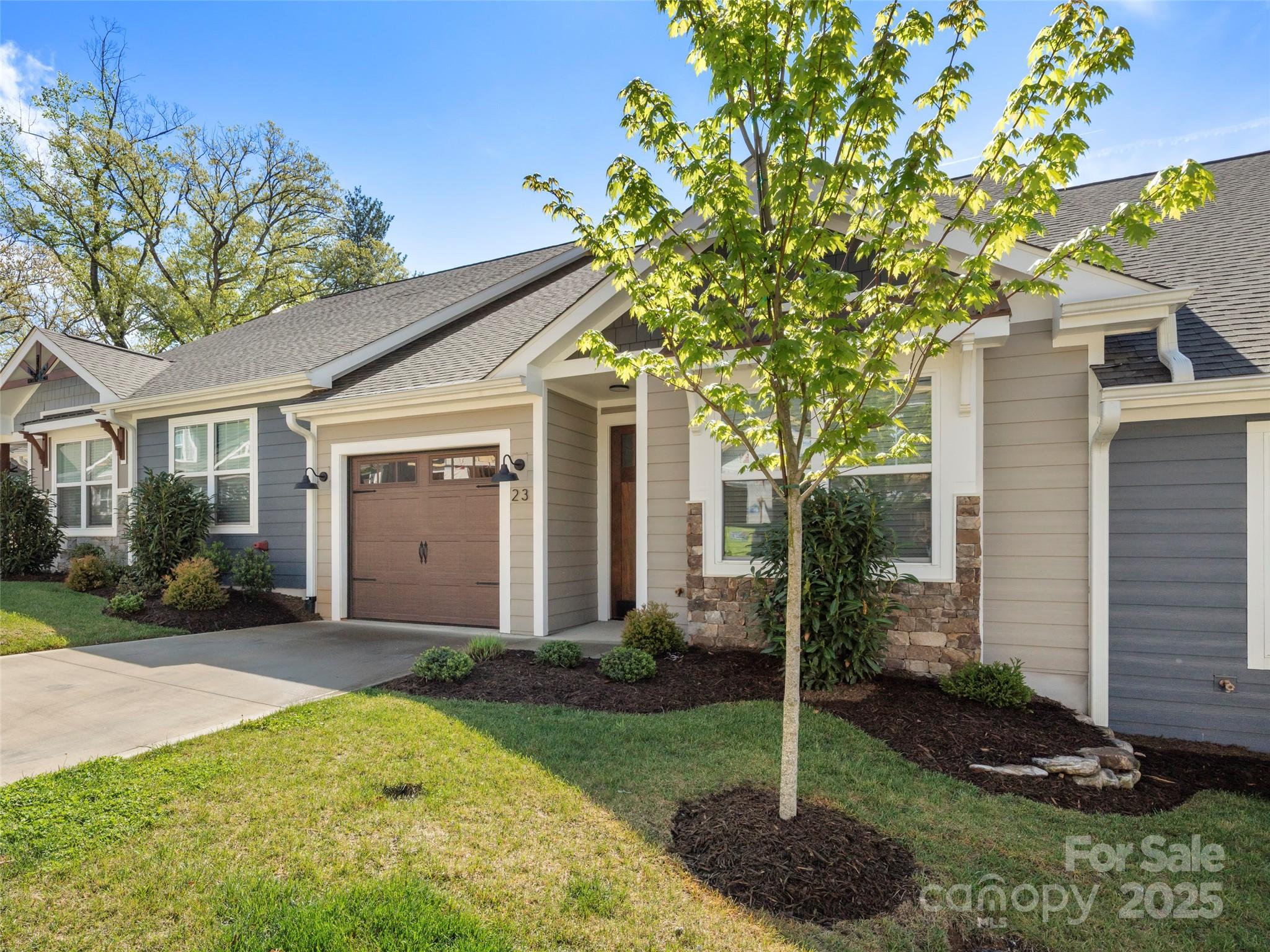 23 Heartleaf Circle