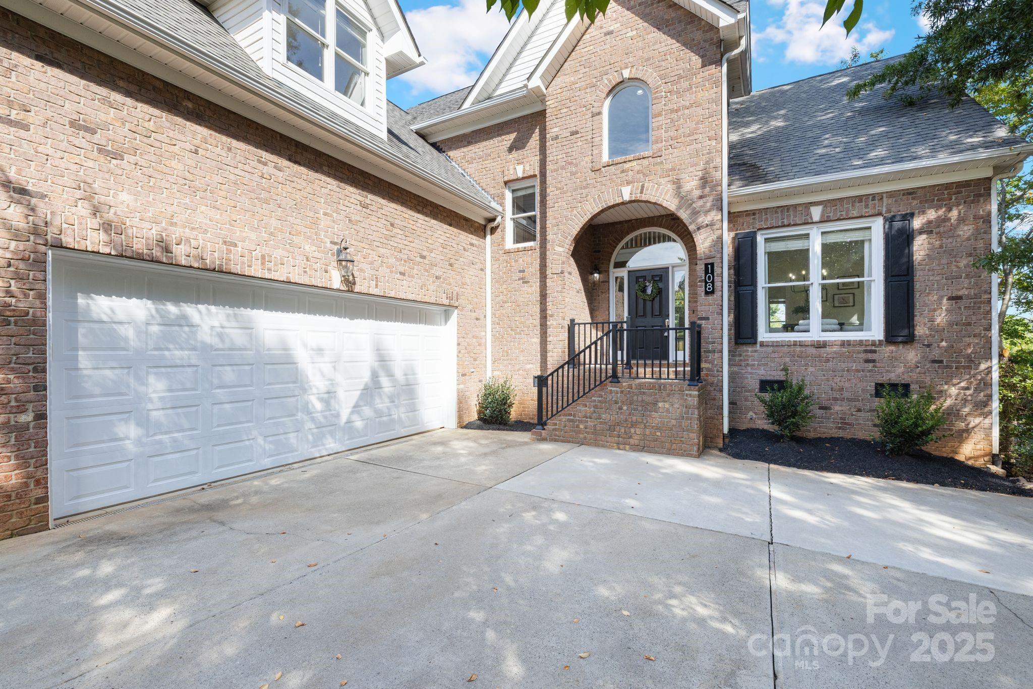 108 W Maranta Road